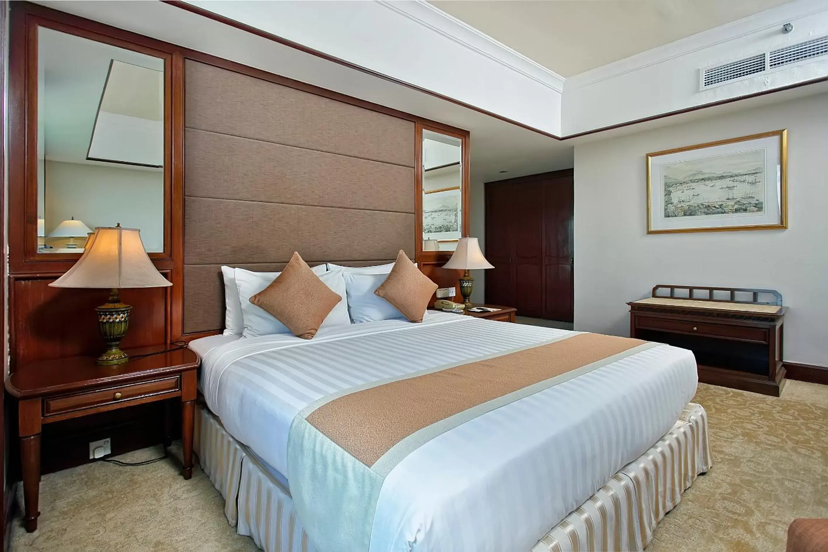 Bed in The Pacific Sutera