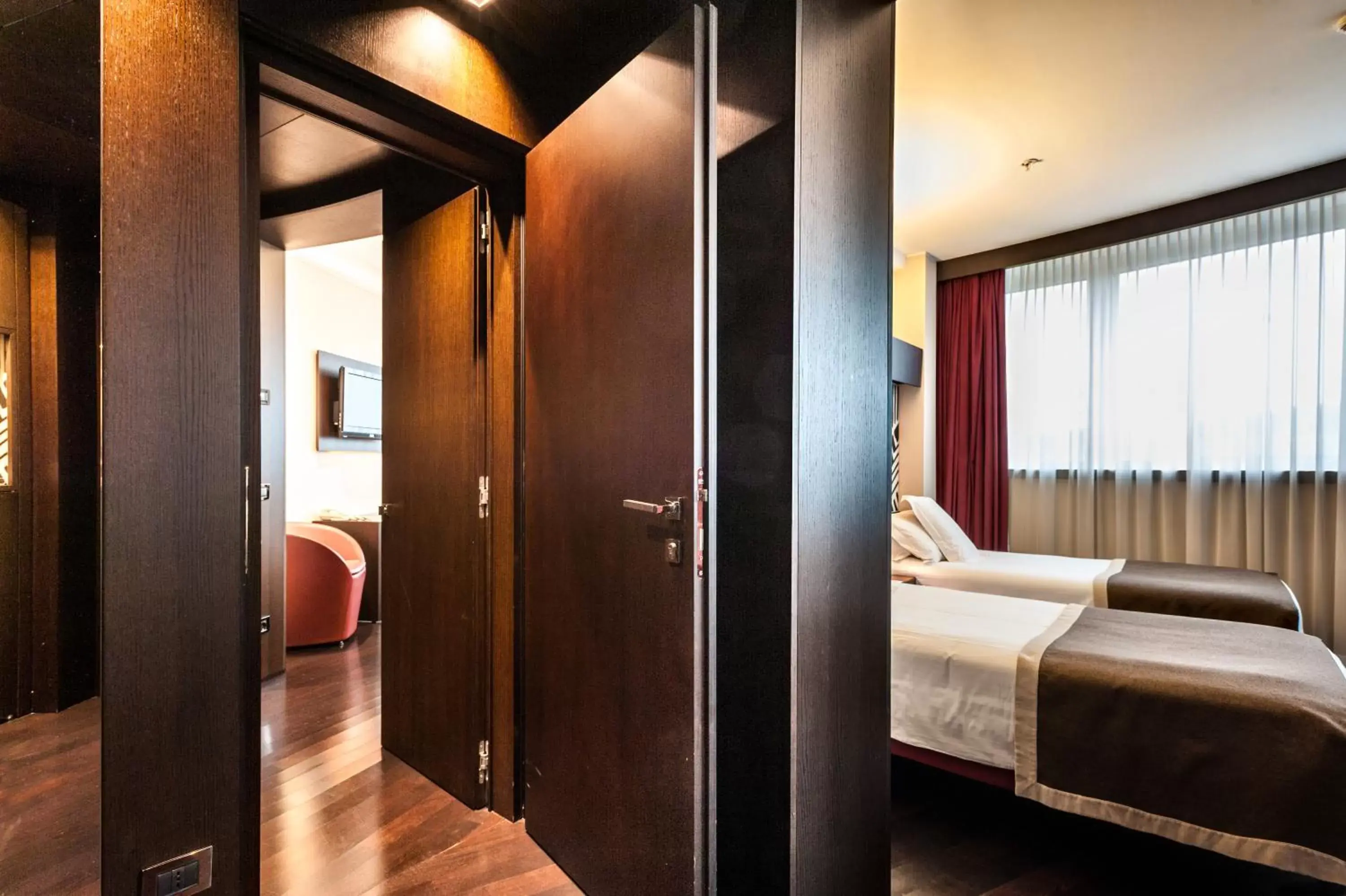 Bedroom, Bed in Crowne Plaza Milan City, an IHG Hotel