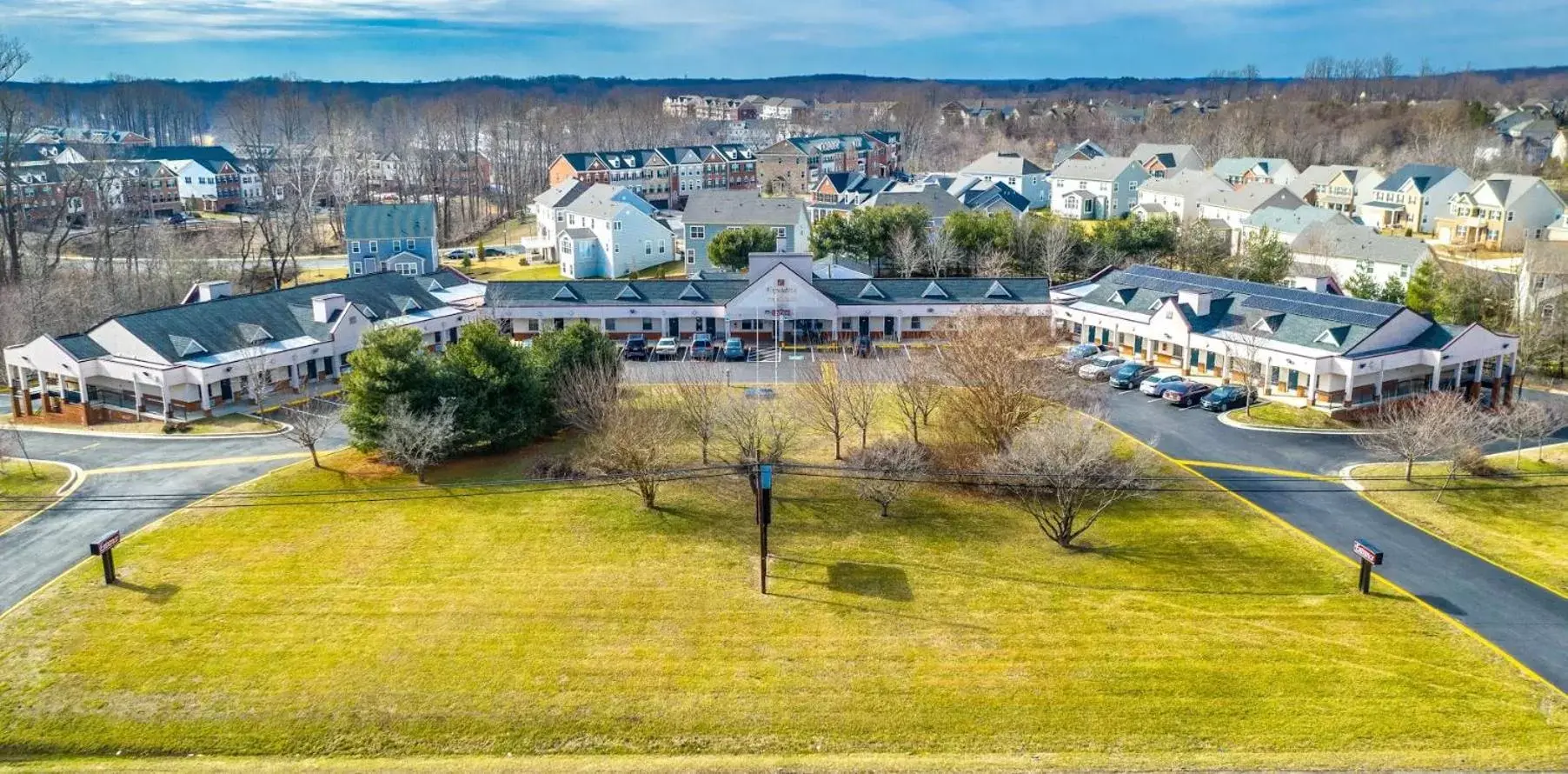 Facade/entrance, Bird's-eye View in Executive Inn & Suites Upper Marlboro