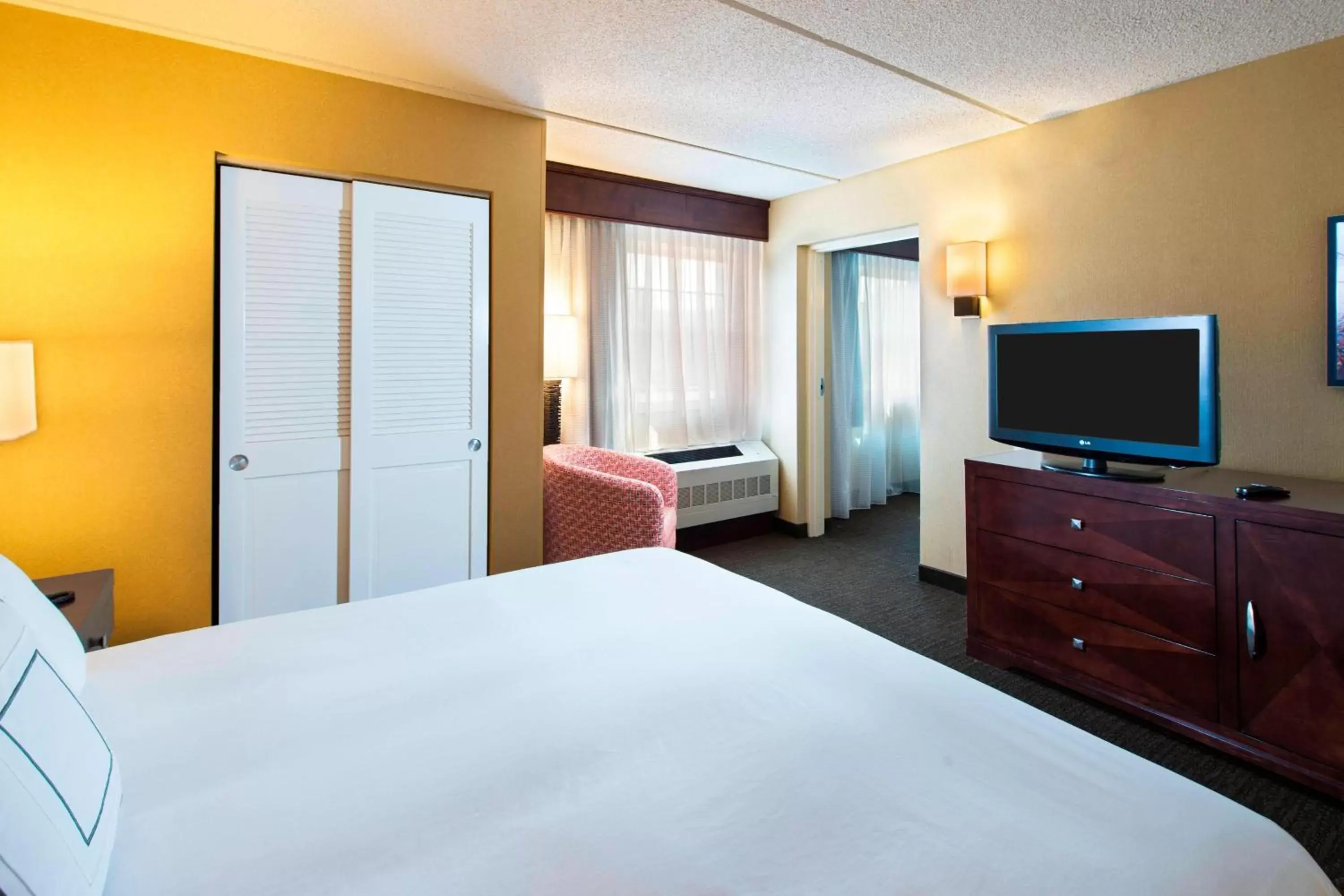 Bedroom, Bed in Courtyard Marriott Lake Placid