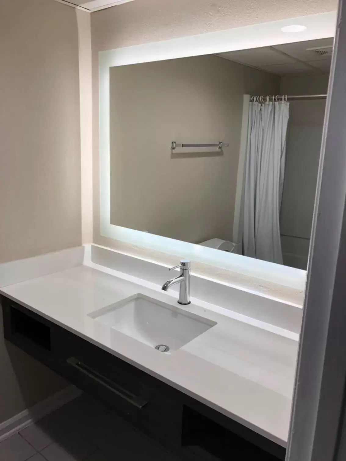 Bathroom in Tropical Seas Hotel