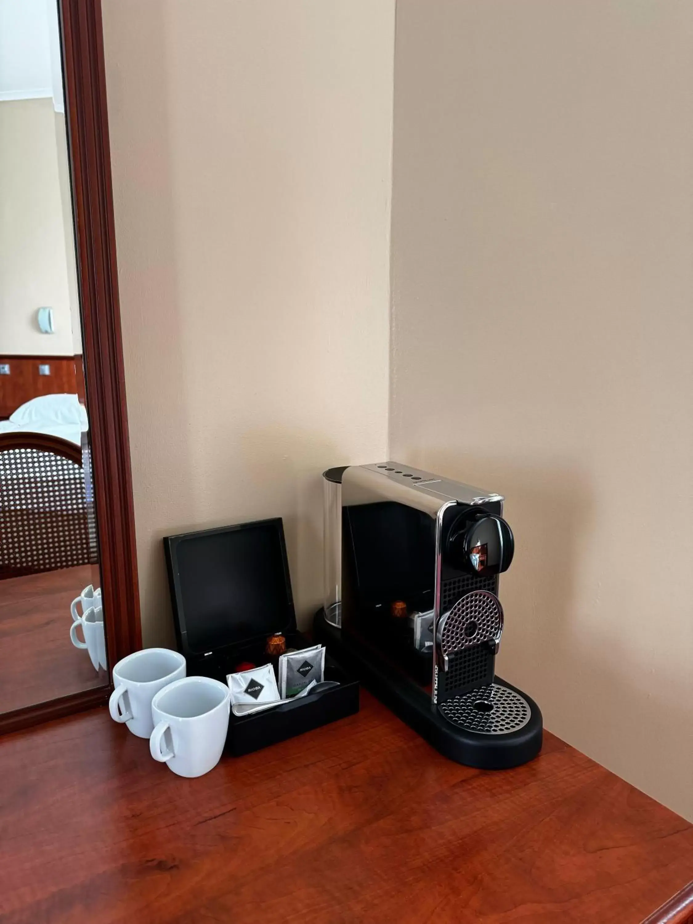 Coffee/tea facilities, TV/Entertainment Center in Union Hotel Prague