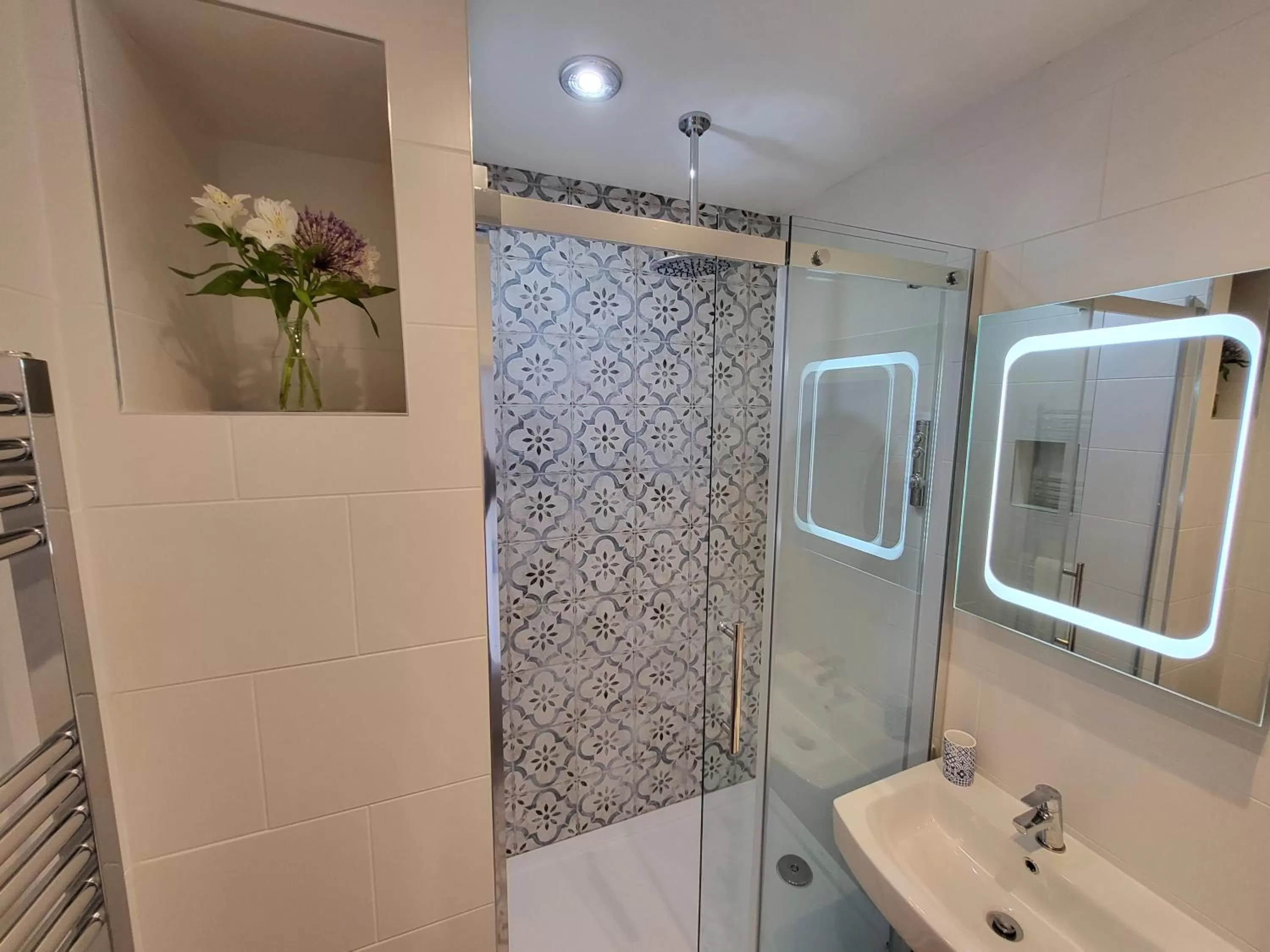 Shower in St George's Guest House