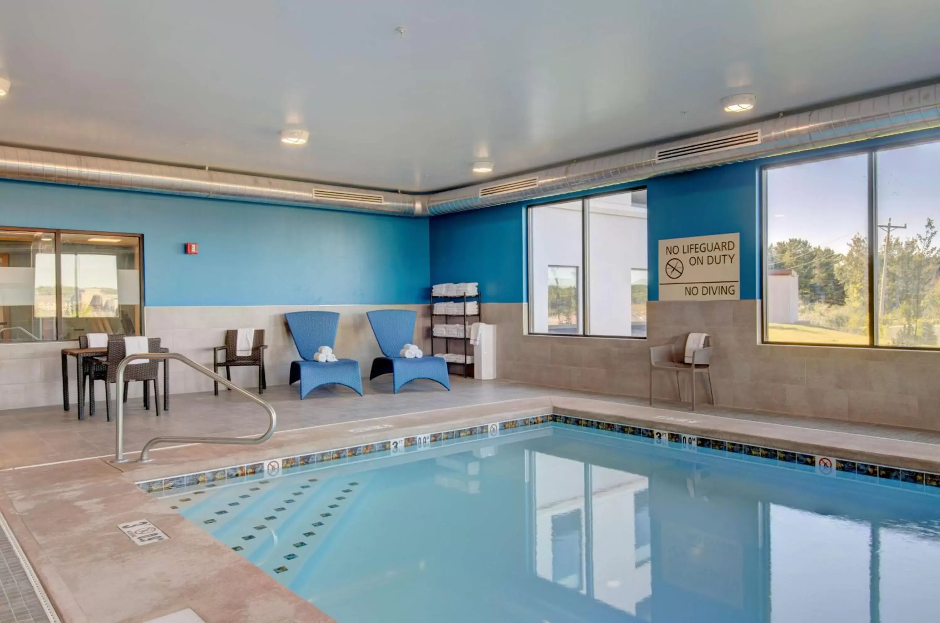 Pool view, Swimming Pool in Hampton Inn & Suites Portland West