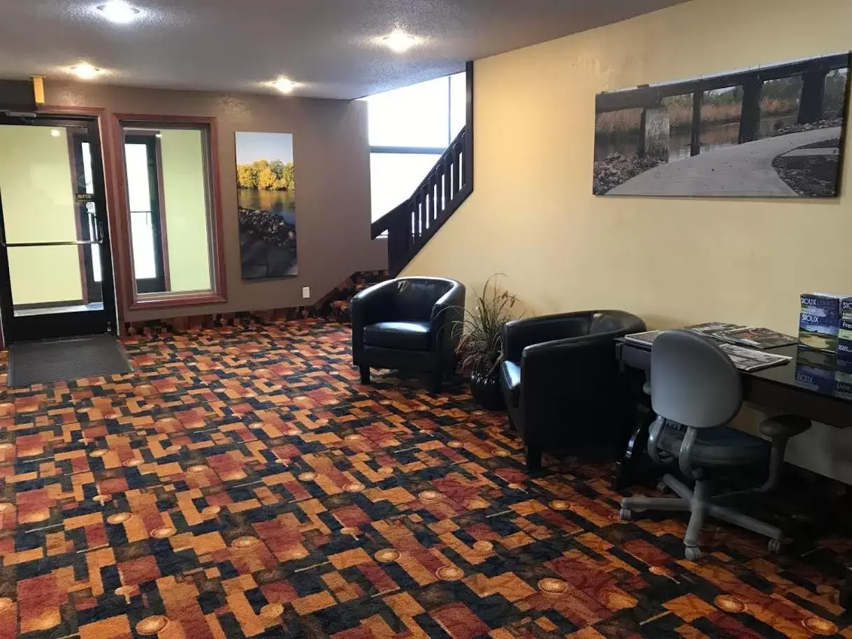 Seating area in Heartland Hotel & Suites