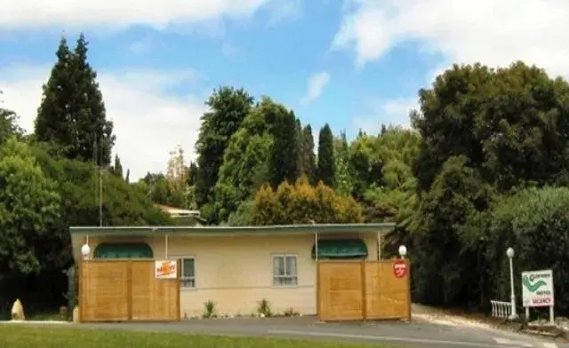 Property Building in Glow Worm Motel