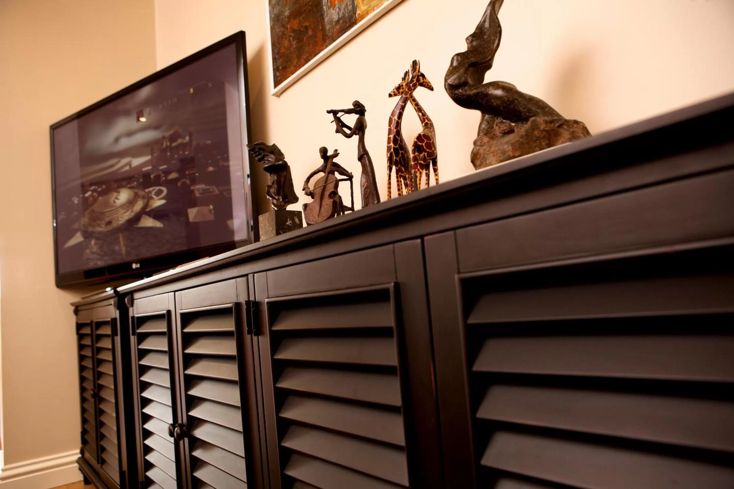 Communal lounge/ TV room, TV/Entertainment Center in No. 82 B&B