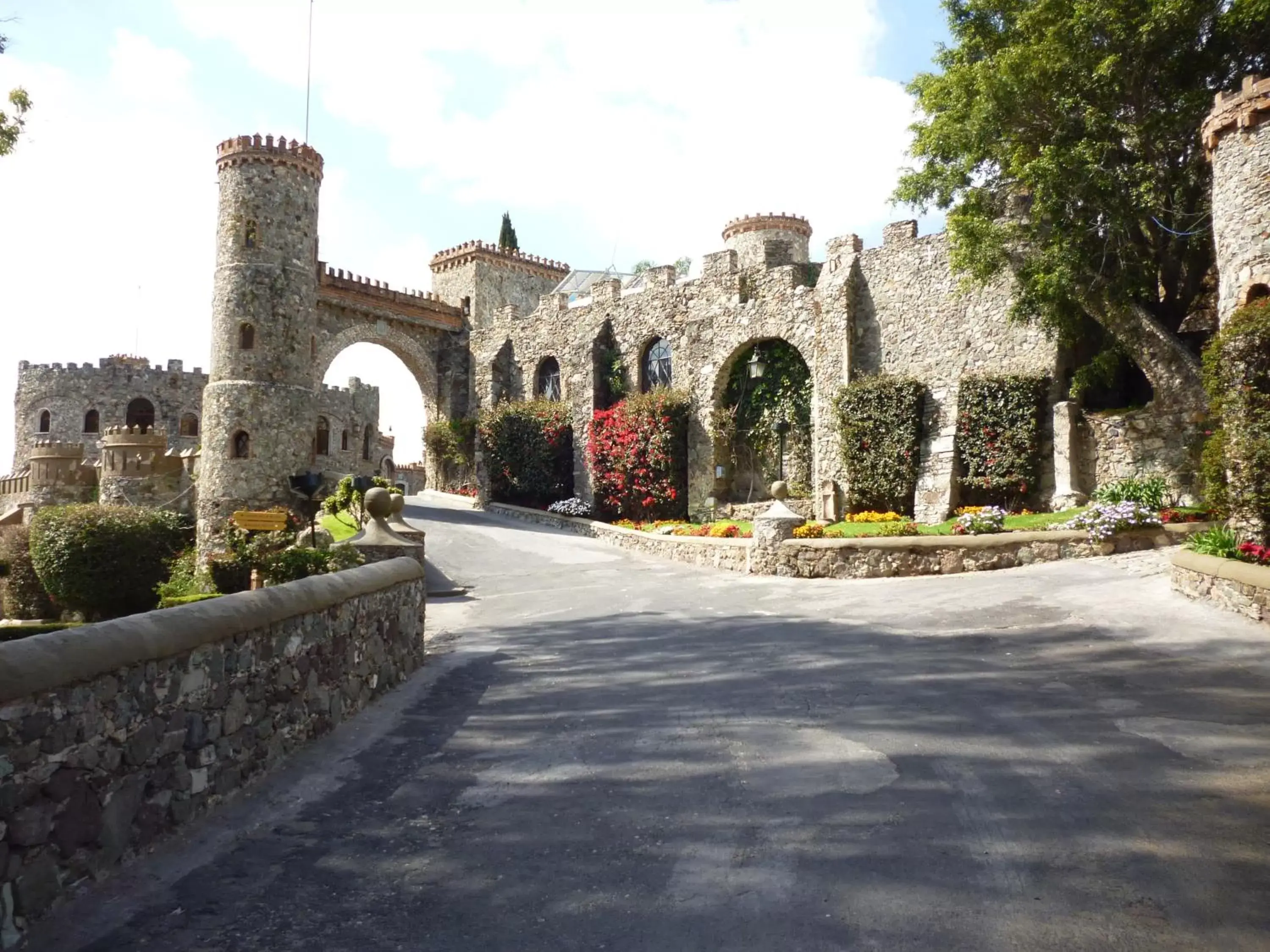 Facade/entrance, Property Building in Hotel Castillo de Santa Cecilia