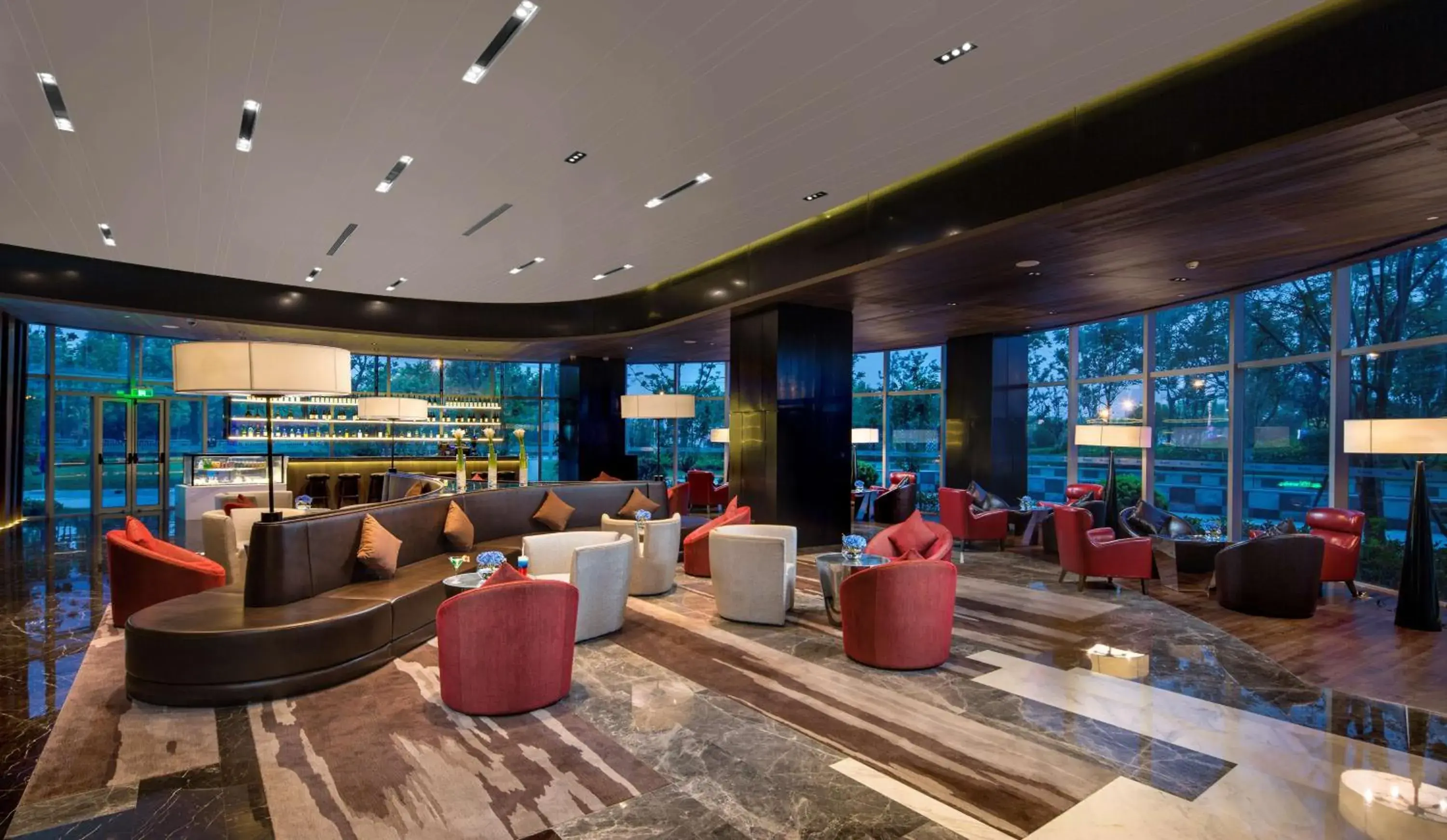 Lobby or reception, Lounge/Bar in Radisson Blu Shanghai Pudong Jinqiao