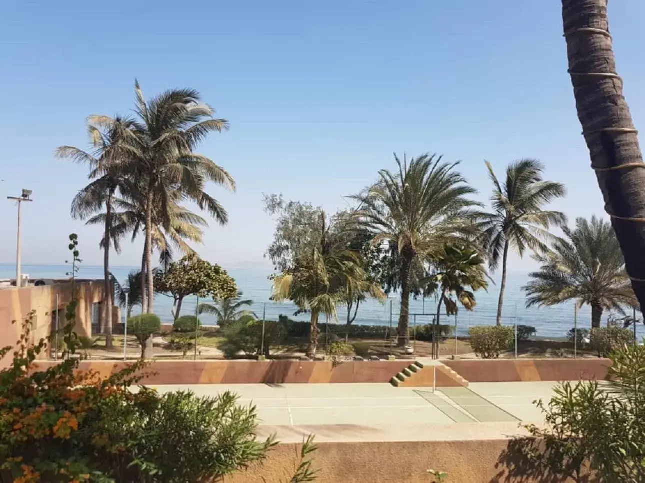 Tennis court in Hotel Jardin Savana Dakar