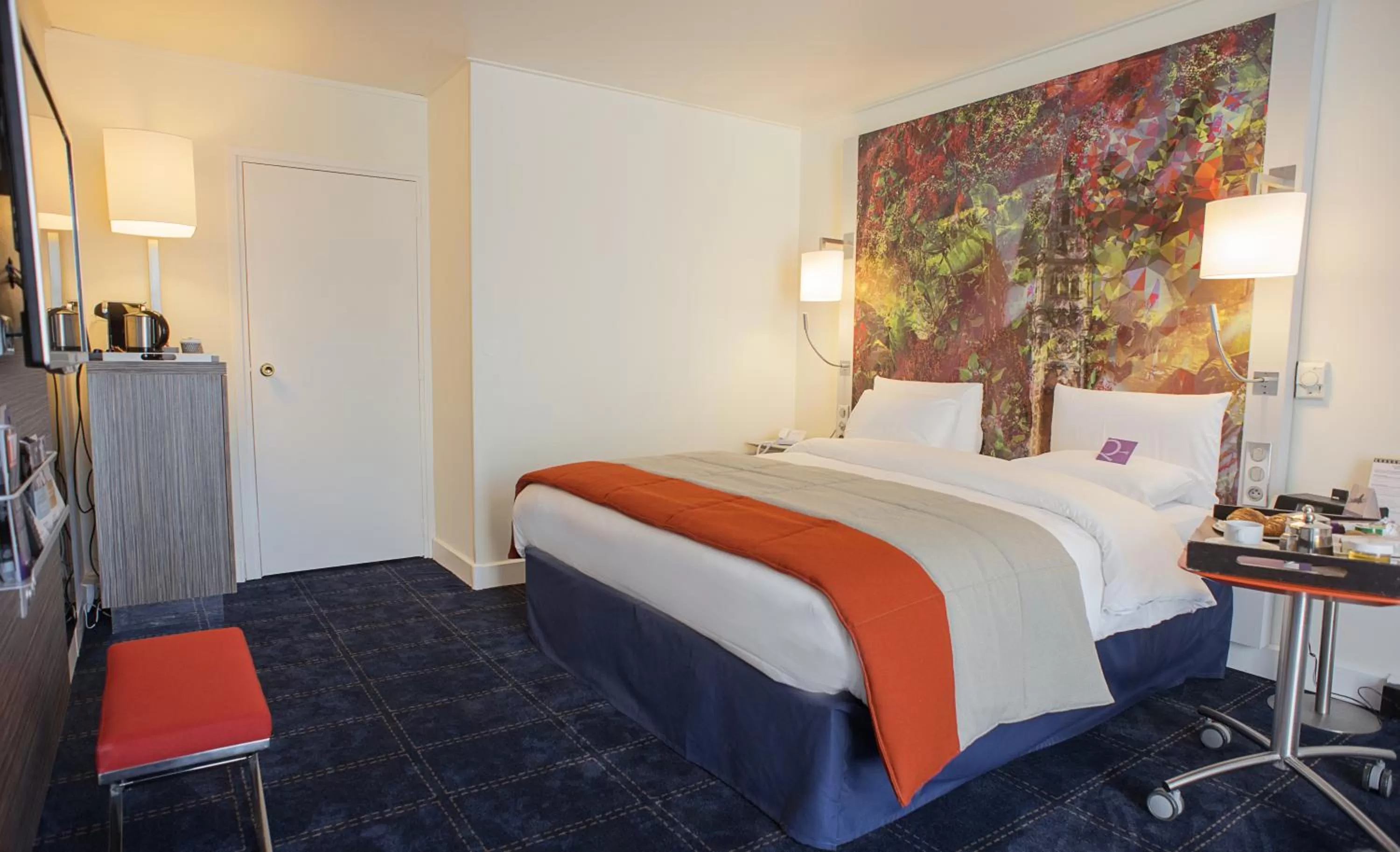 Bed in Mercure Lille Marcq en Baroeul