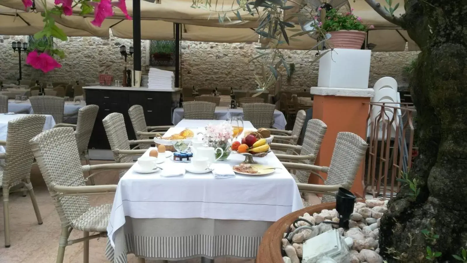 Breakfast, Restaurant/Places to Eat in Corte San Luca Apartments
