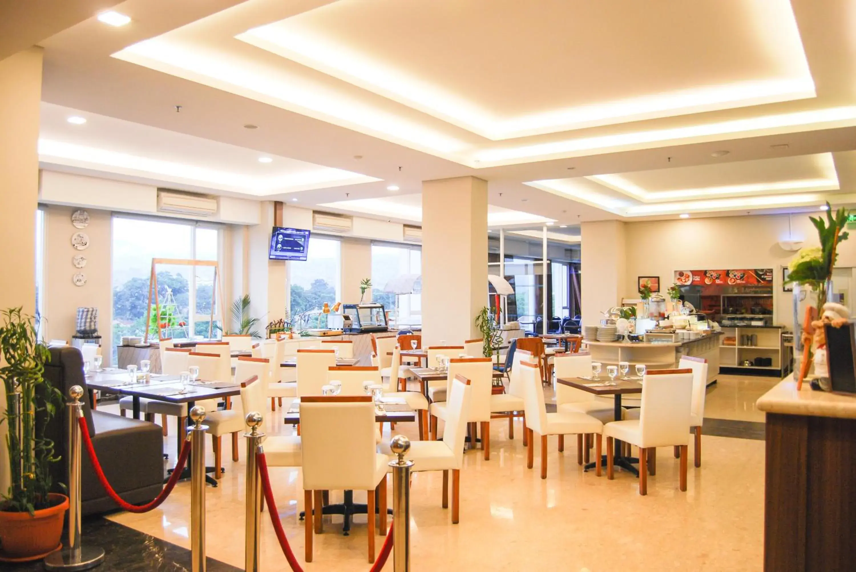 Restaurant/Places to Eat in Grand Tebu Hotel