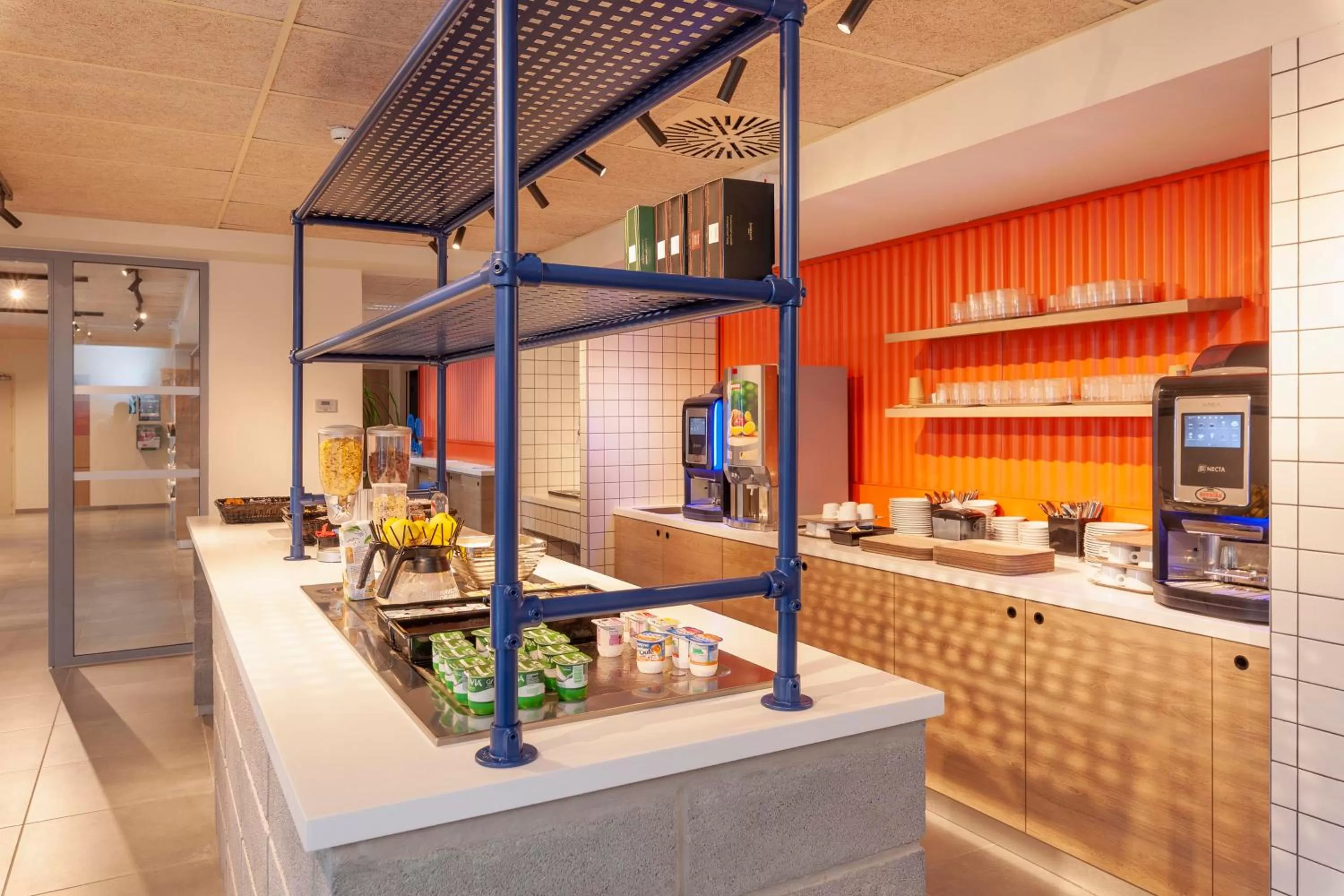 Breakfast in Ibis Budget Mont De Marsan