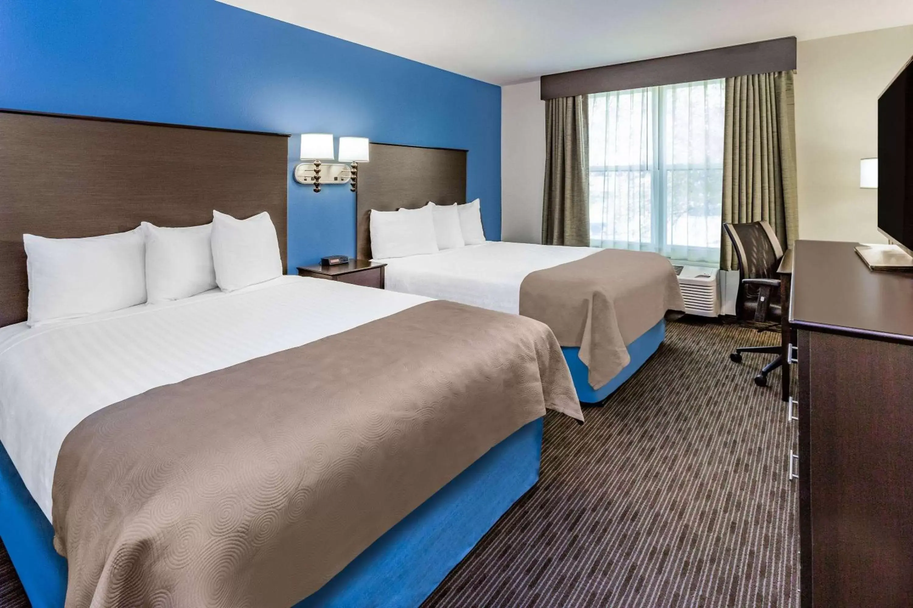 Photo of the whole room, Bed in AmericInn by Wyndham Burnsville