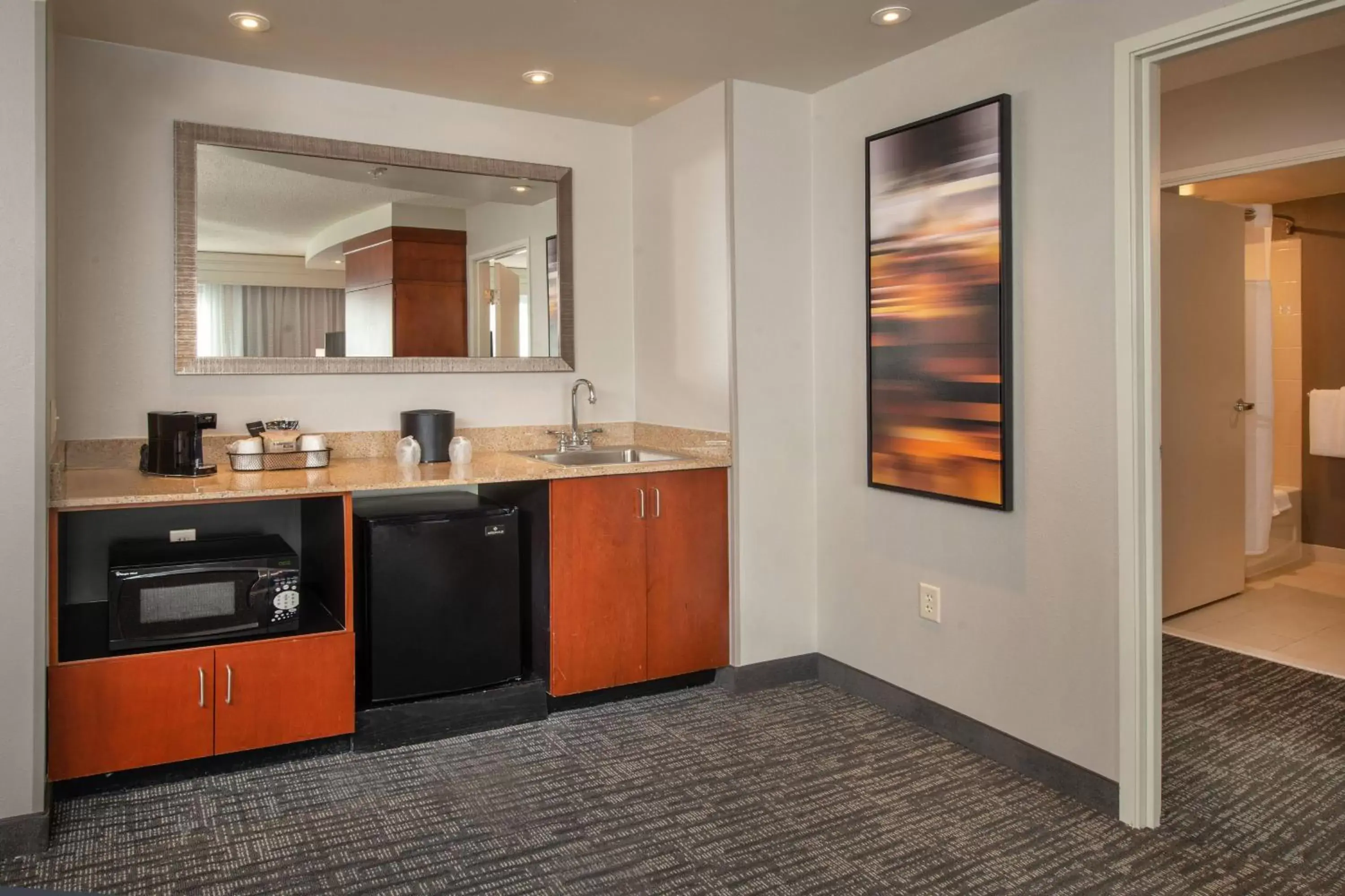 Photo of the whole room, Kitchen/Kitchenette in Courtyard Dunn Loring Fairfax