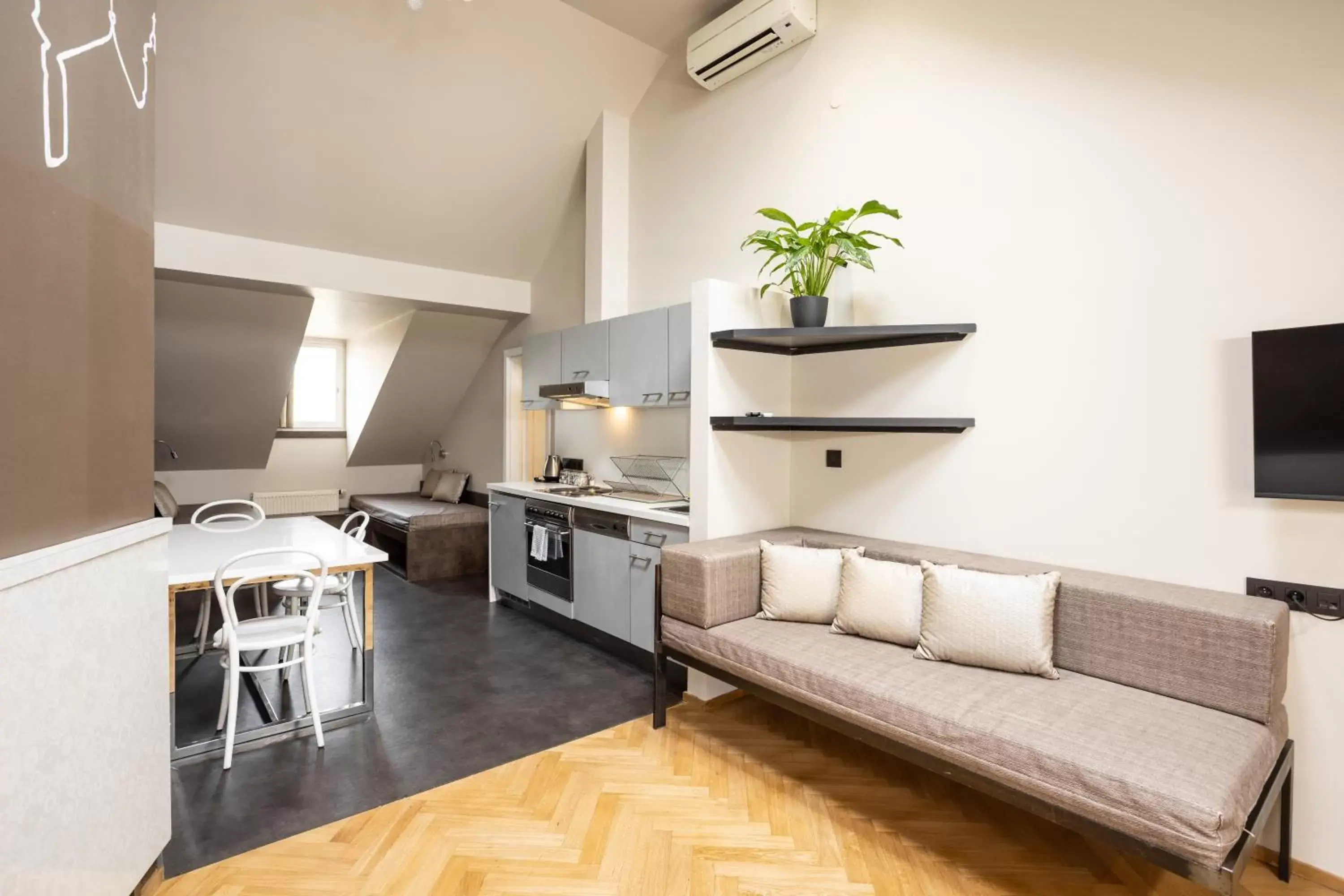 Bedroom, Seating Area in Sophie's Hostel