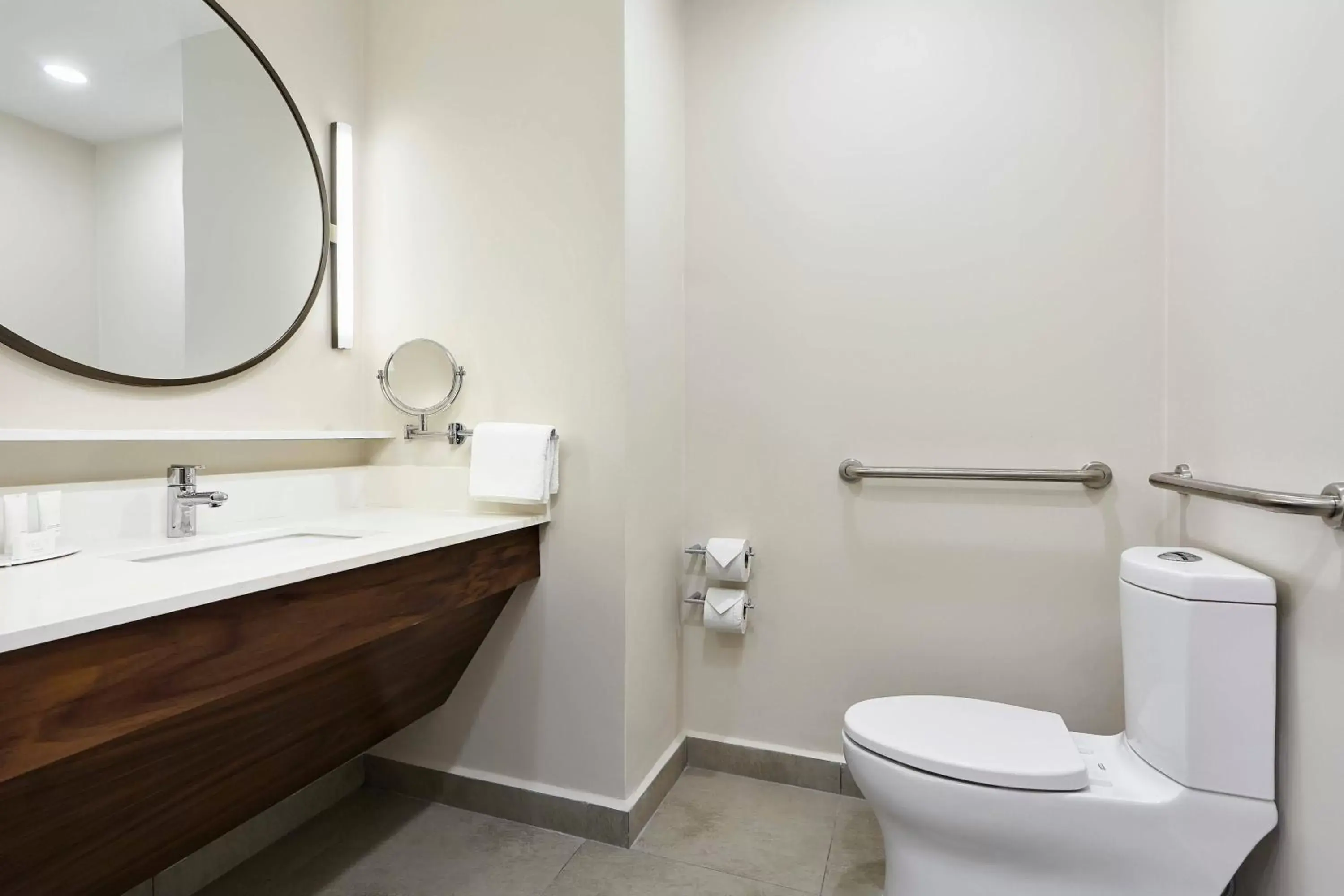 Bathroom in Fairfield Inn & Suites by Marriott Cancun Airport