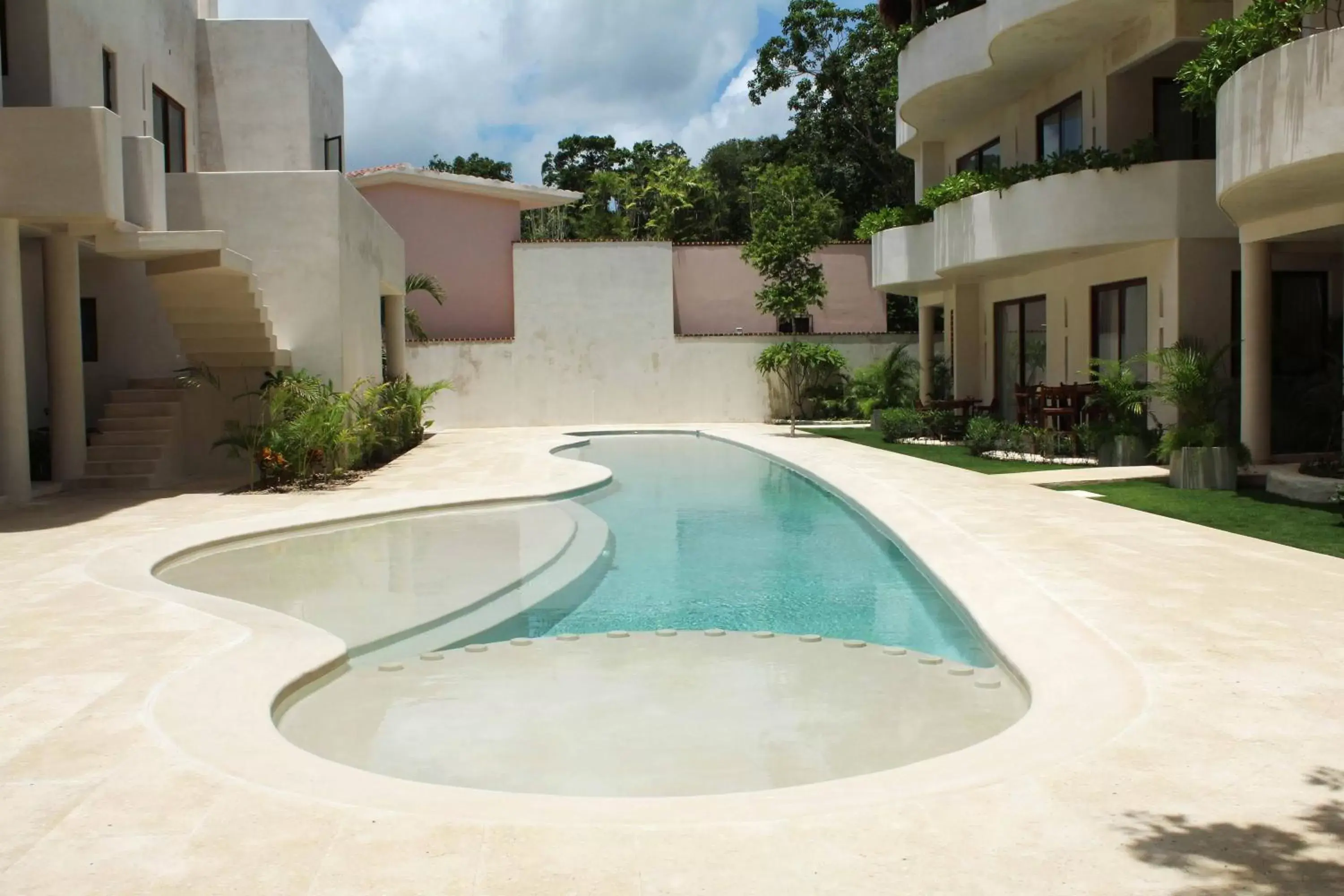 Swimming Pool in Niwa Tulum Luxury Suites