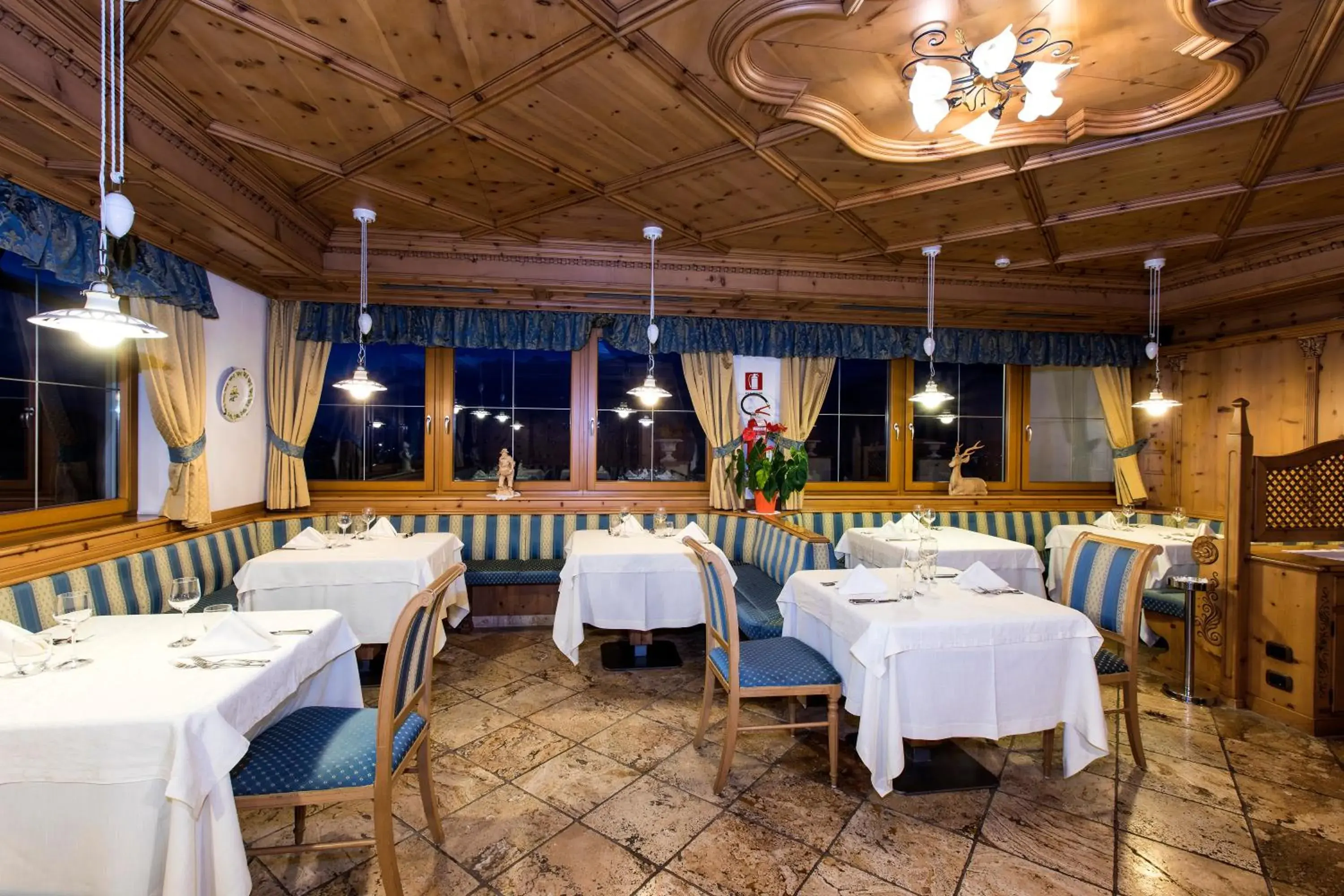 Restaurant/Places to Eat in Hotel Lagorai Resort & Spa