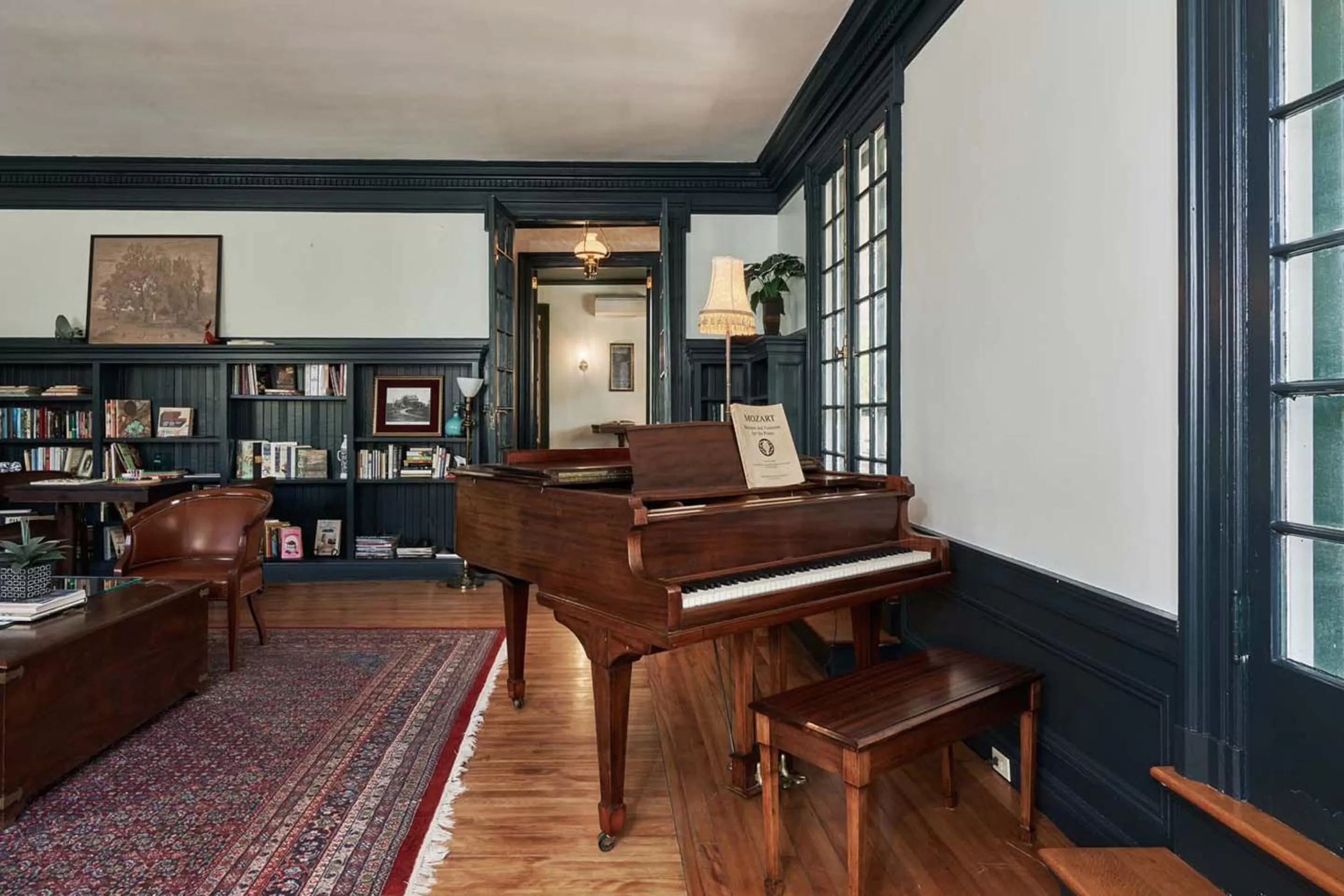 Lounge or bar in The Dewey by The Lenox Collection