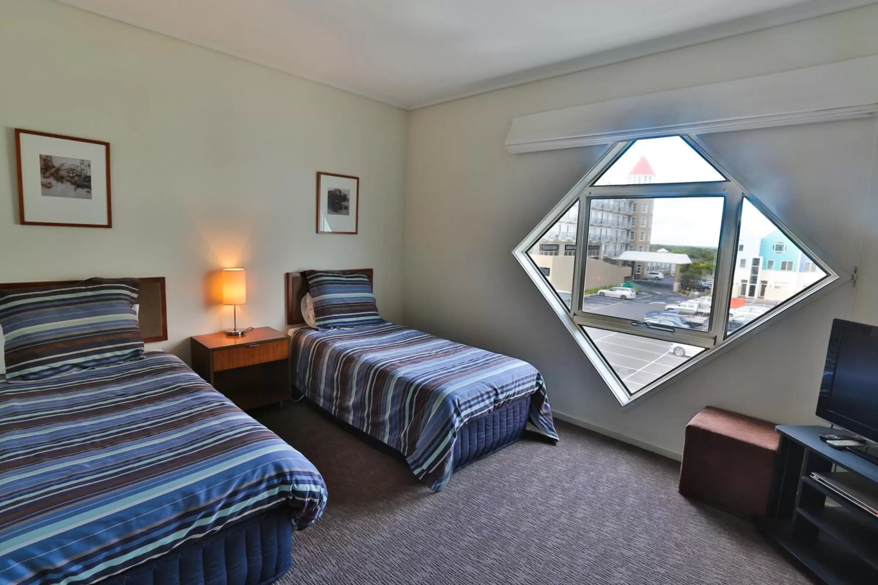 Bedroom, Bed in Lady Bay Resort