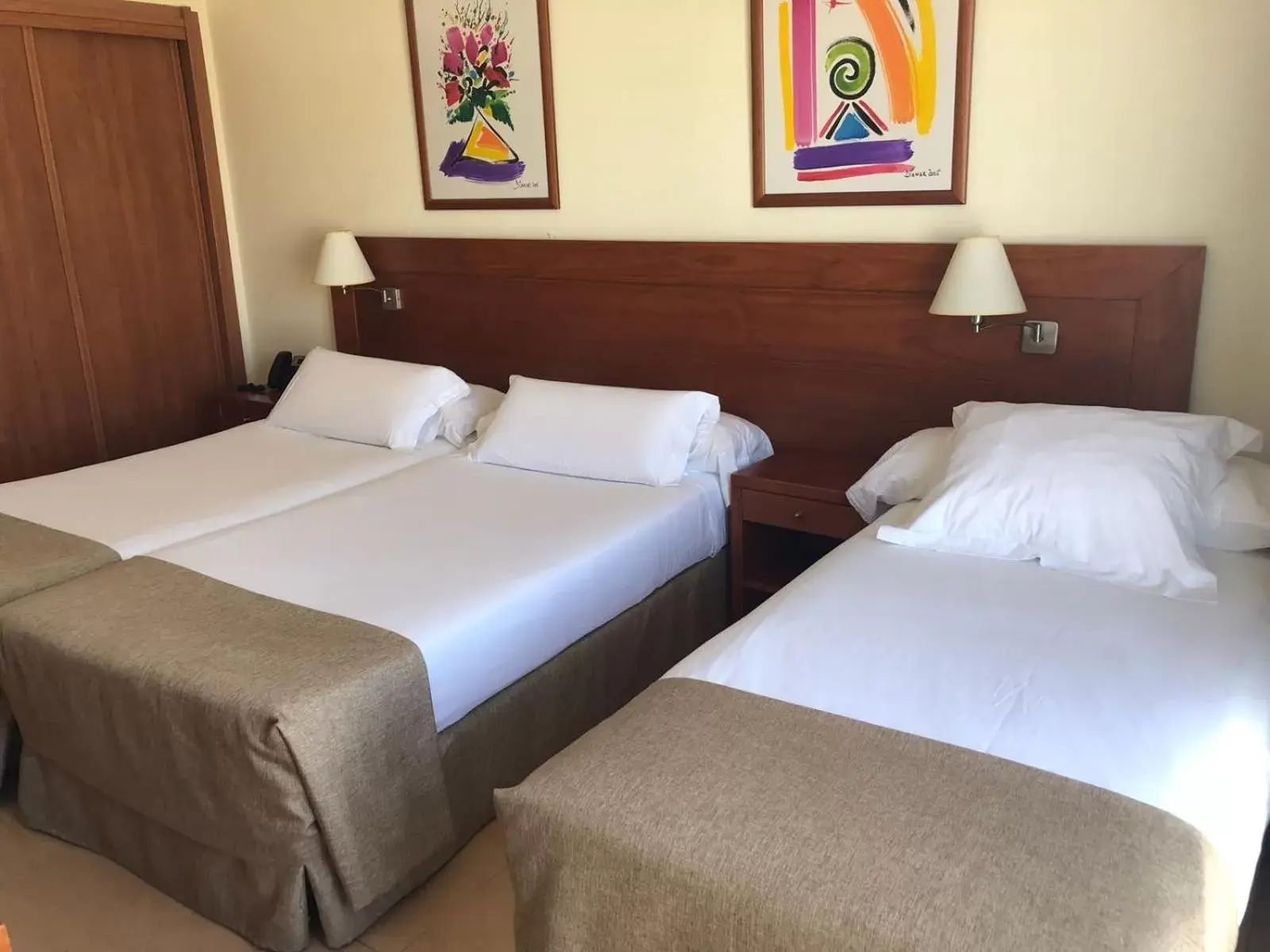 Bed in Hotel Diamar