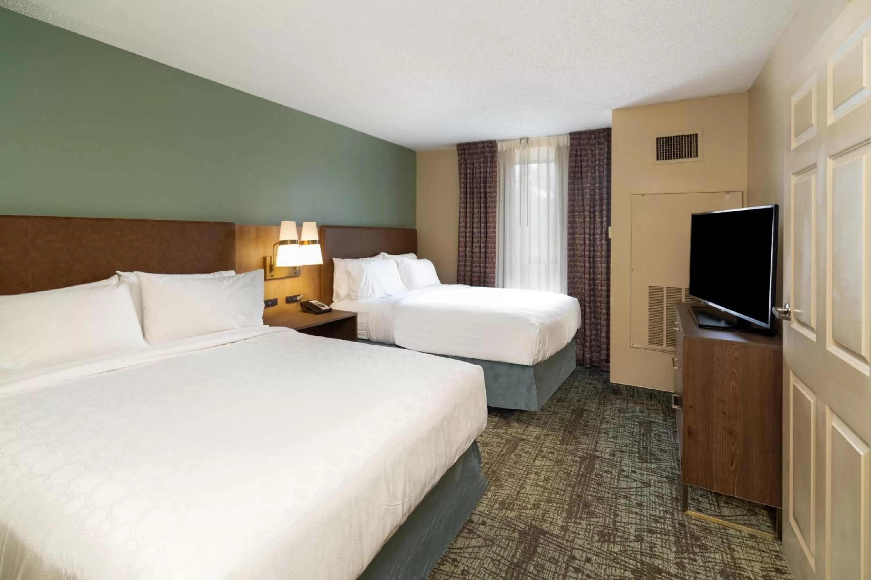 Photo of the whole room, Bed in Staybridge Suites Memphis-Poplar Ave East by IHG