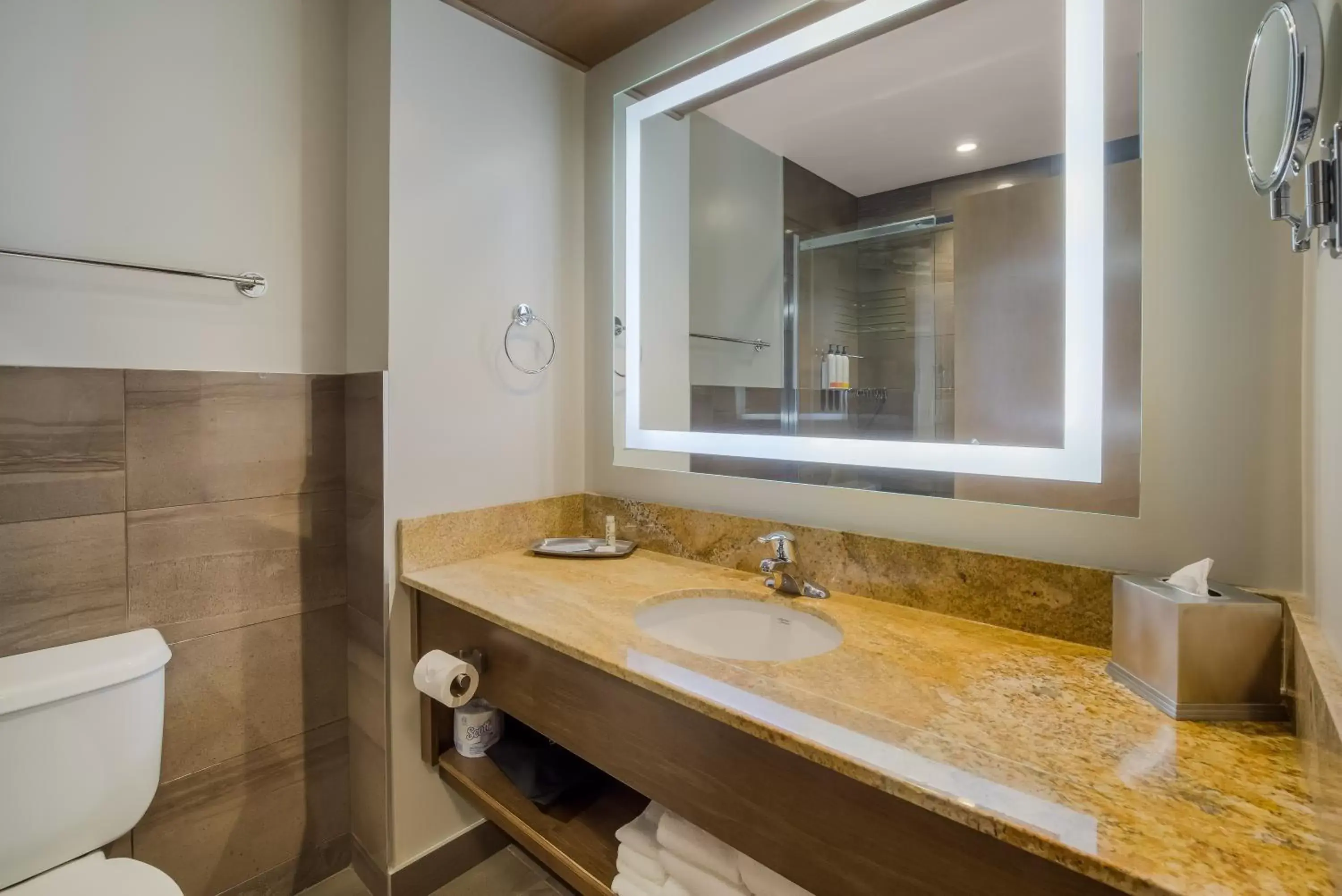 Bathroom in Hotel 11 by Sonesta