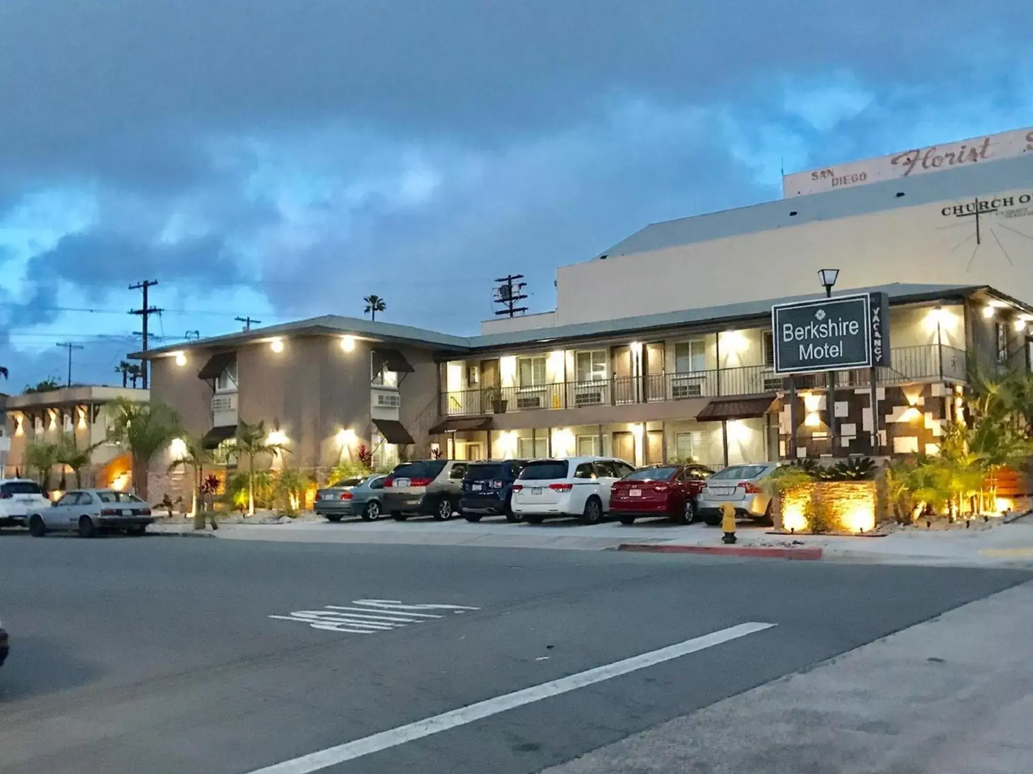 Street view, Property Building in Berkshire Motor Hotel