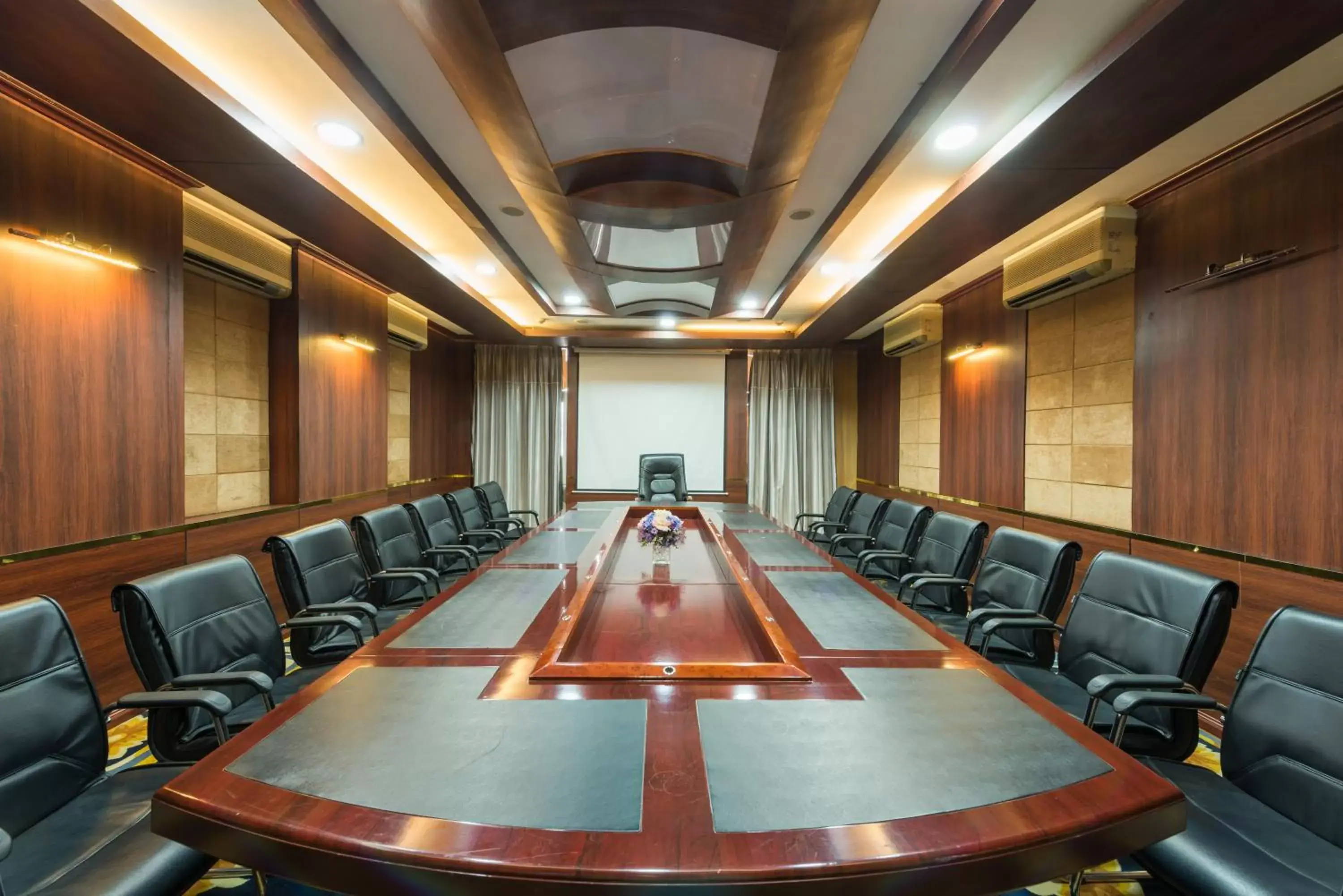Business facilities in Lao Cai Star Hotel