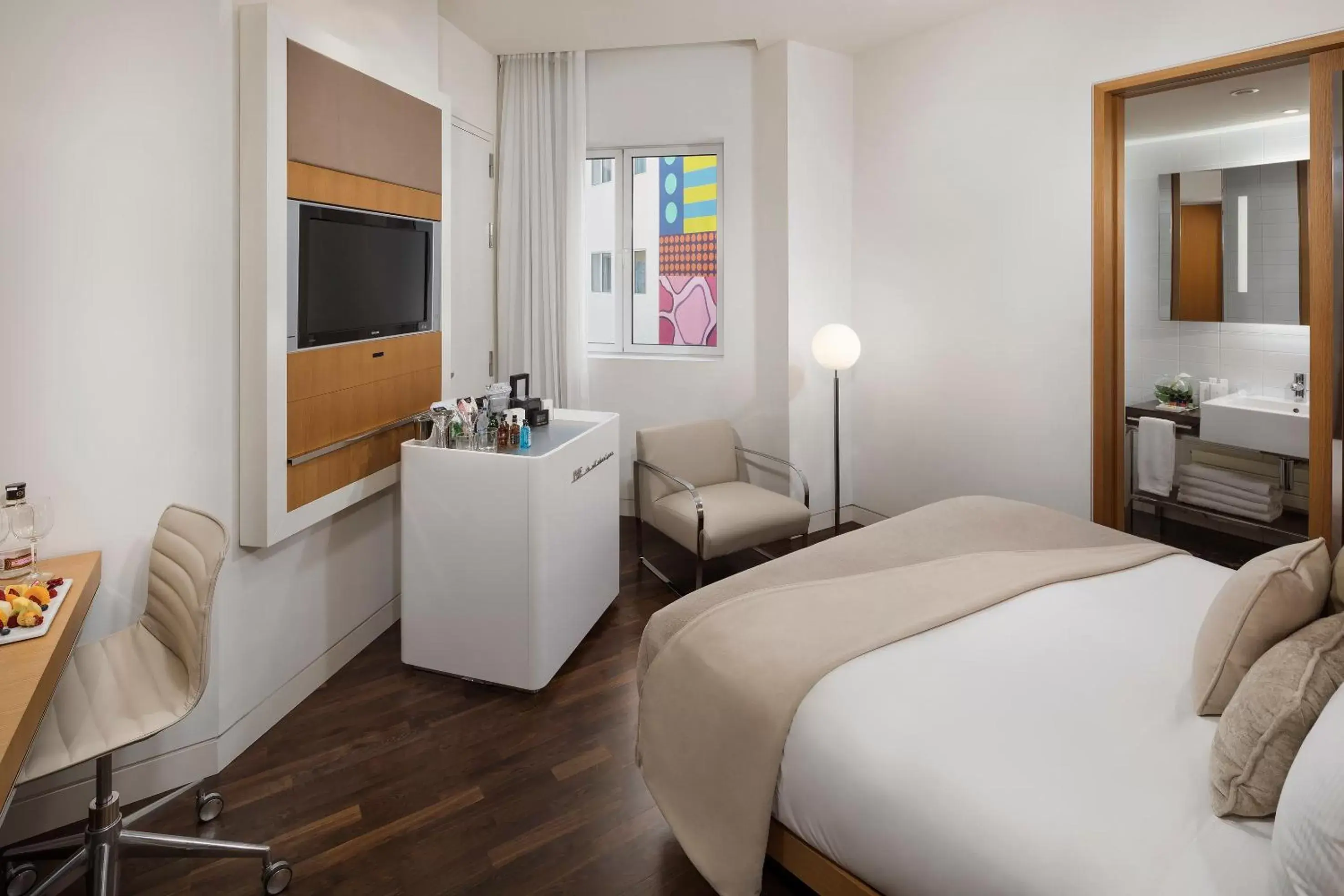 ALWAYS ME Courtyard Views in ME Madrid Reina Victoria by Meliá ALWAYS ME Courtyard Views in ME Madrid Reina Victoria by Meliá