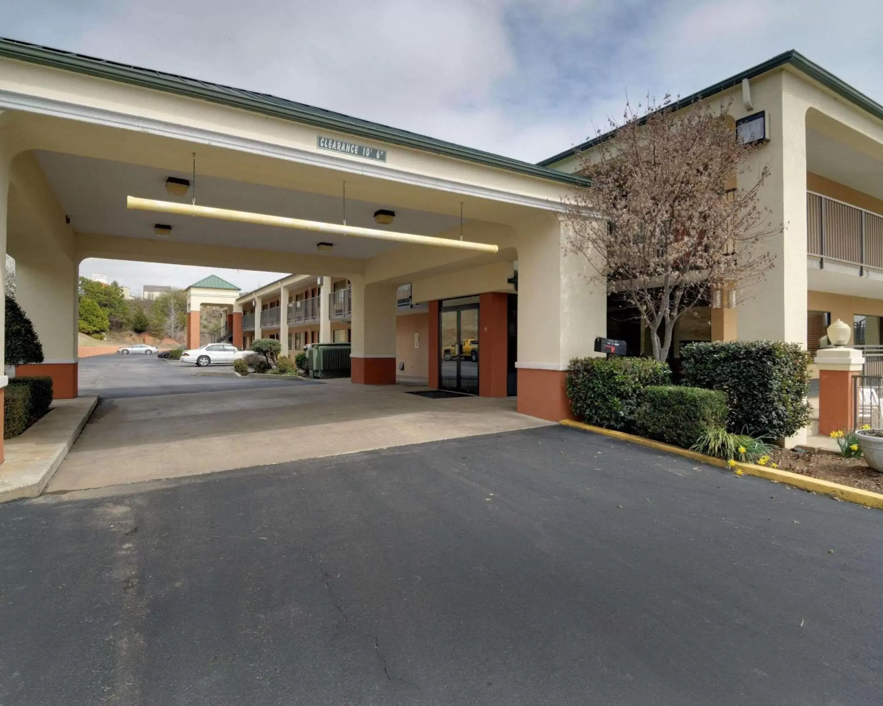 Property building in Quality Inn & Suites Clarksville