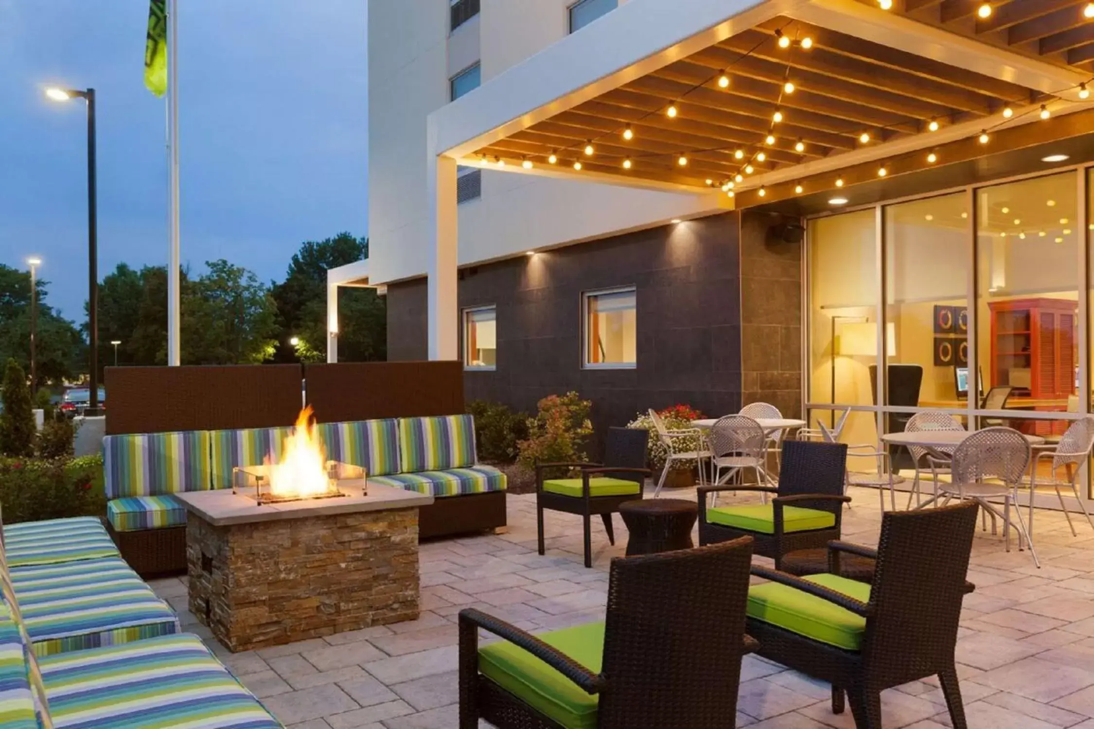 Patio, Restaurant/Places to Eat in Home2 Suites by Hilton Albany Airport/Wolf Rd