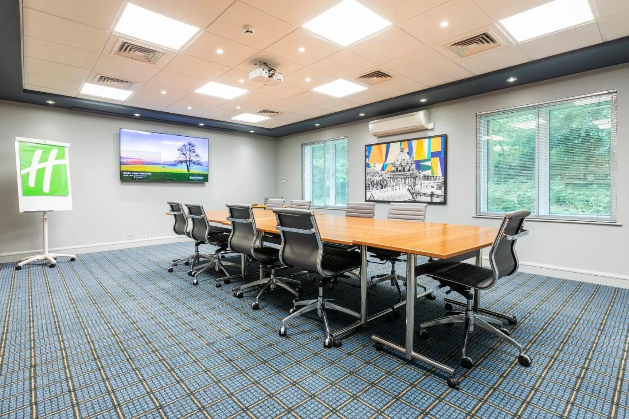 Meeting/conference room in Holiday Inn Oxford, an IHG Hotel