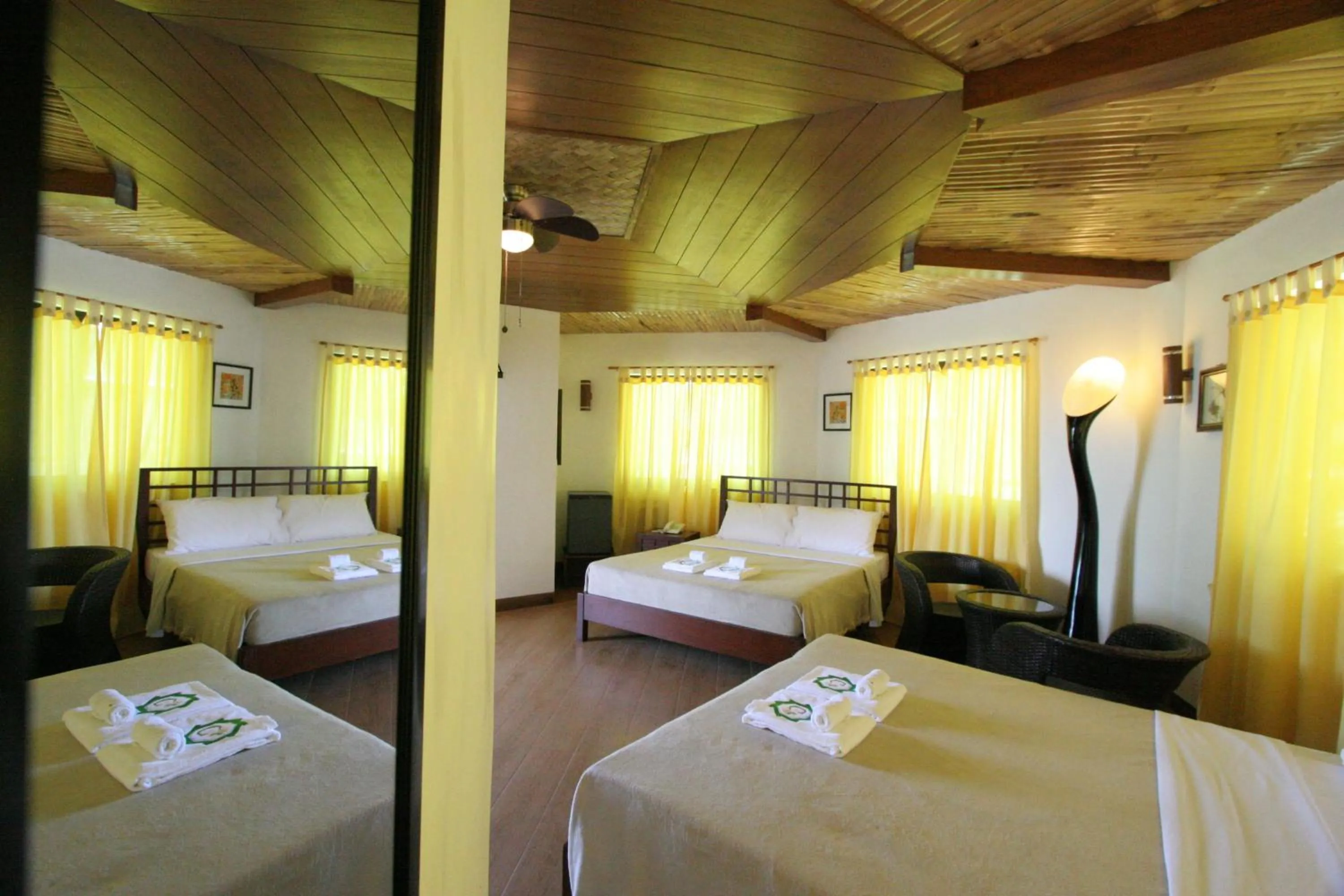 Bed in Coron Hilltop View Resort