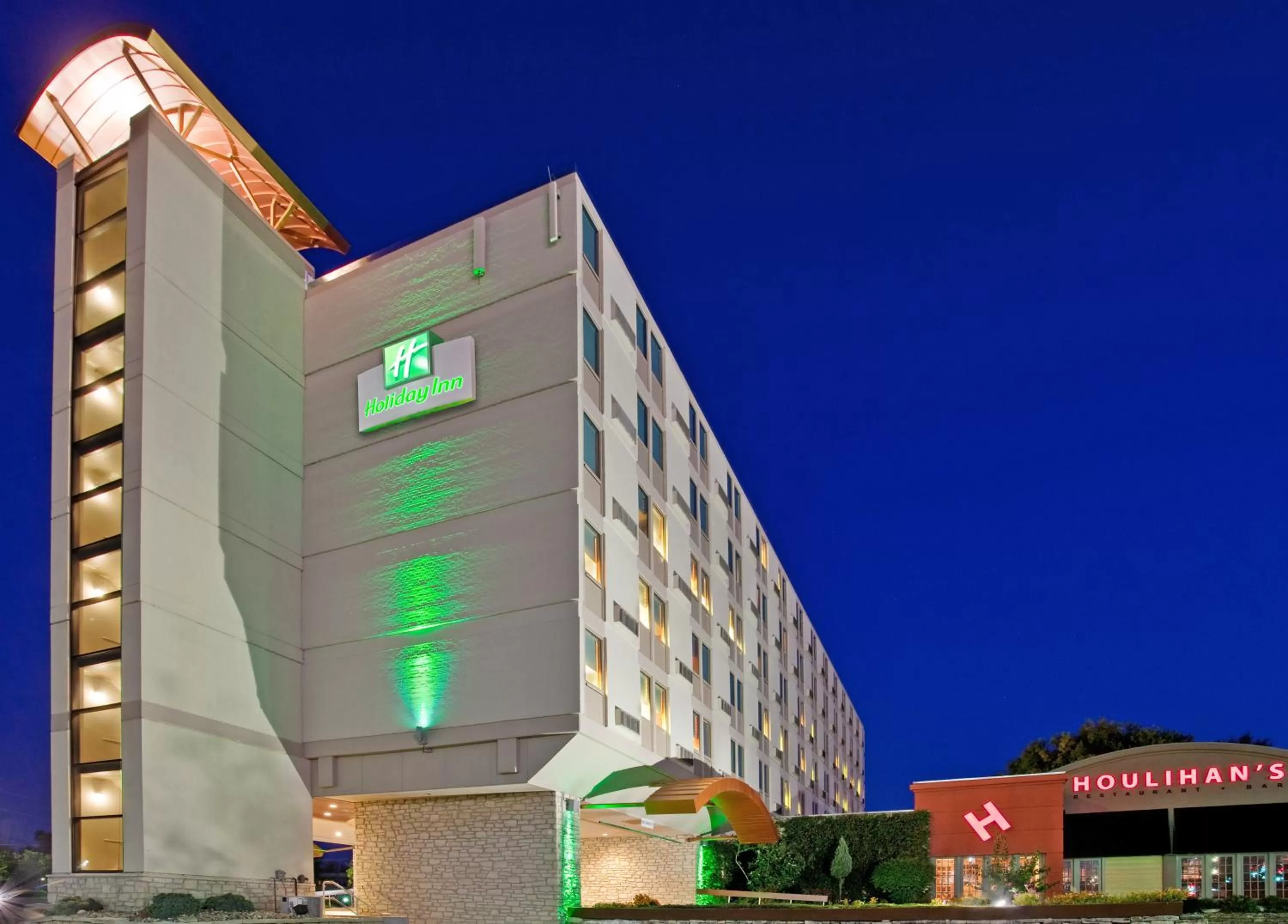 Holiday Inn At the Campus by IHG