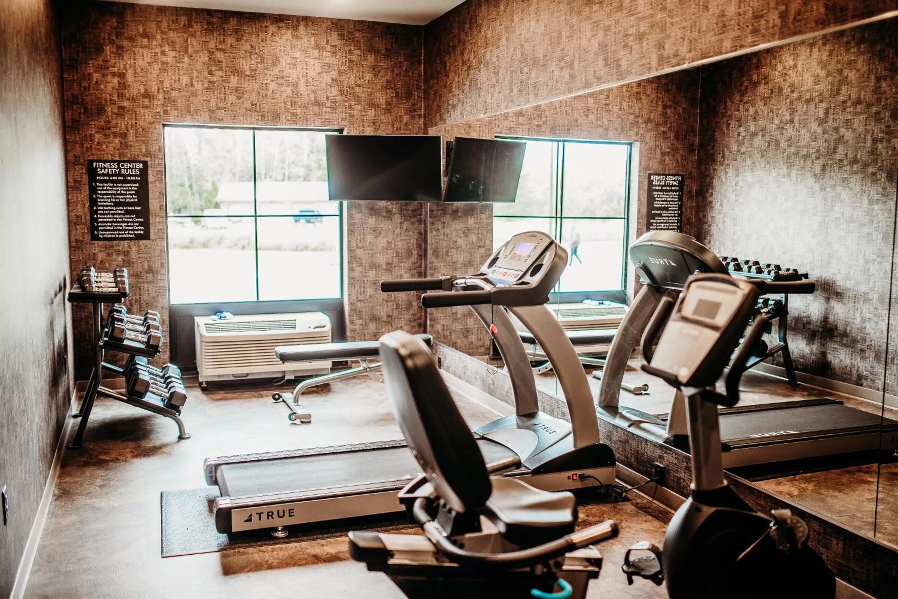 Fitness centre/facilities in Cobblestone Hotel & Suites International Falls