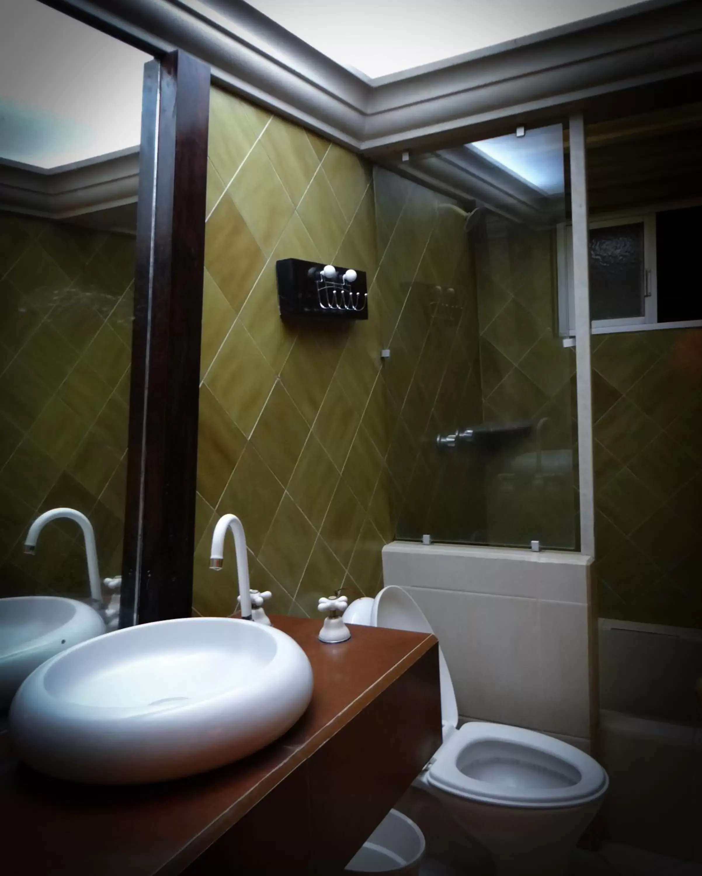 Bathroom in Silmar Hotel/Motel