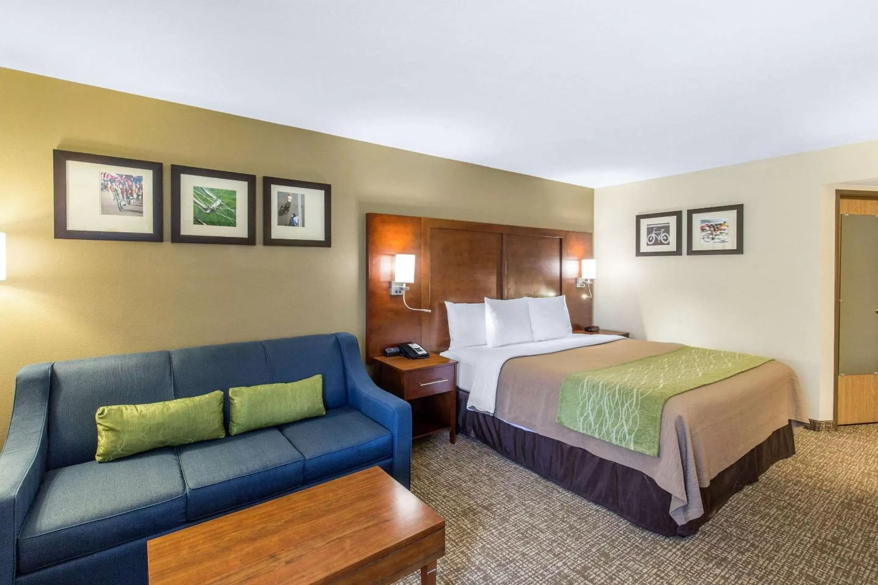 Photo of the whole room in Comfort Inn Wichita Falls North