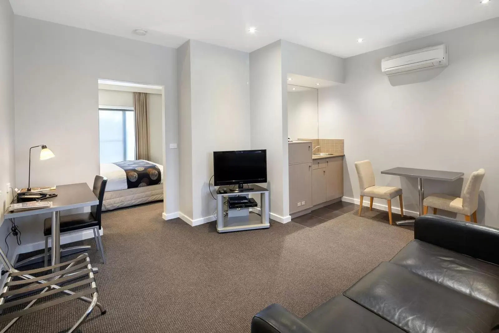 Photo of the whole room, Seating Area in Best Western Plus Ballarat Suites