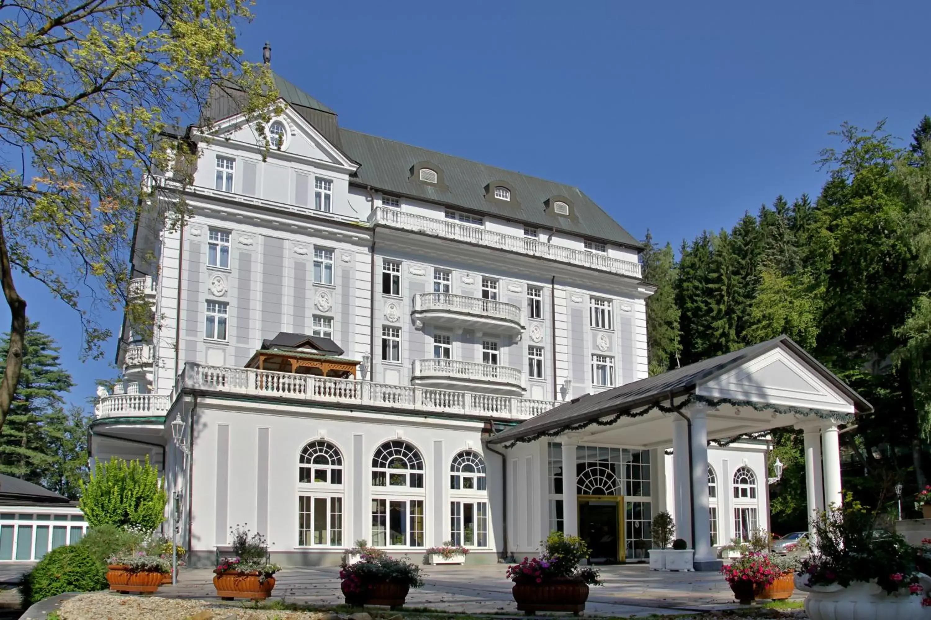 Facade/entrance in Esplanade Spa and Golf Resort Facade/entrance in Esplanade Spa and Golf Resort