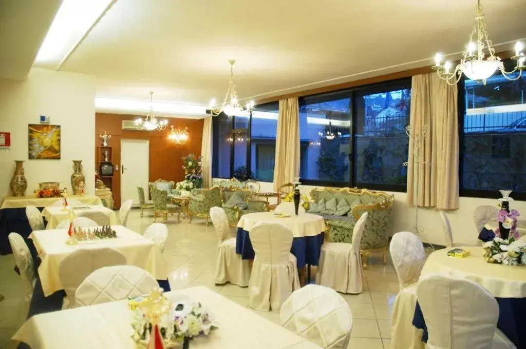 Banquet Facilities in Hotel Flowers