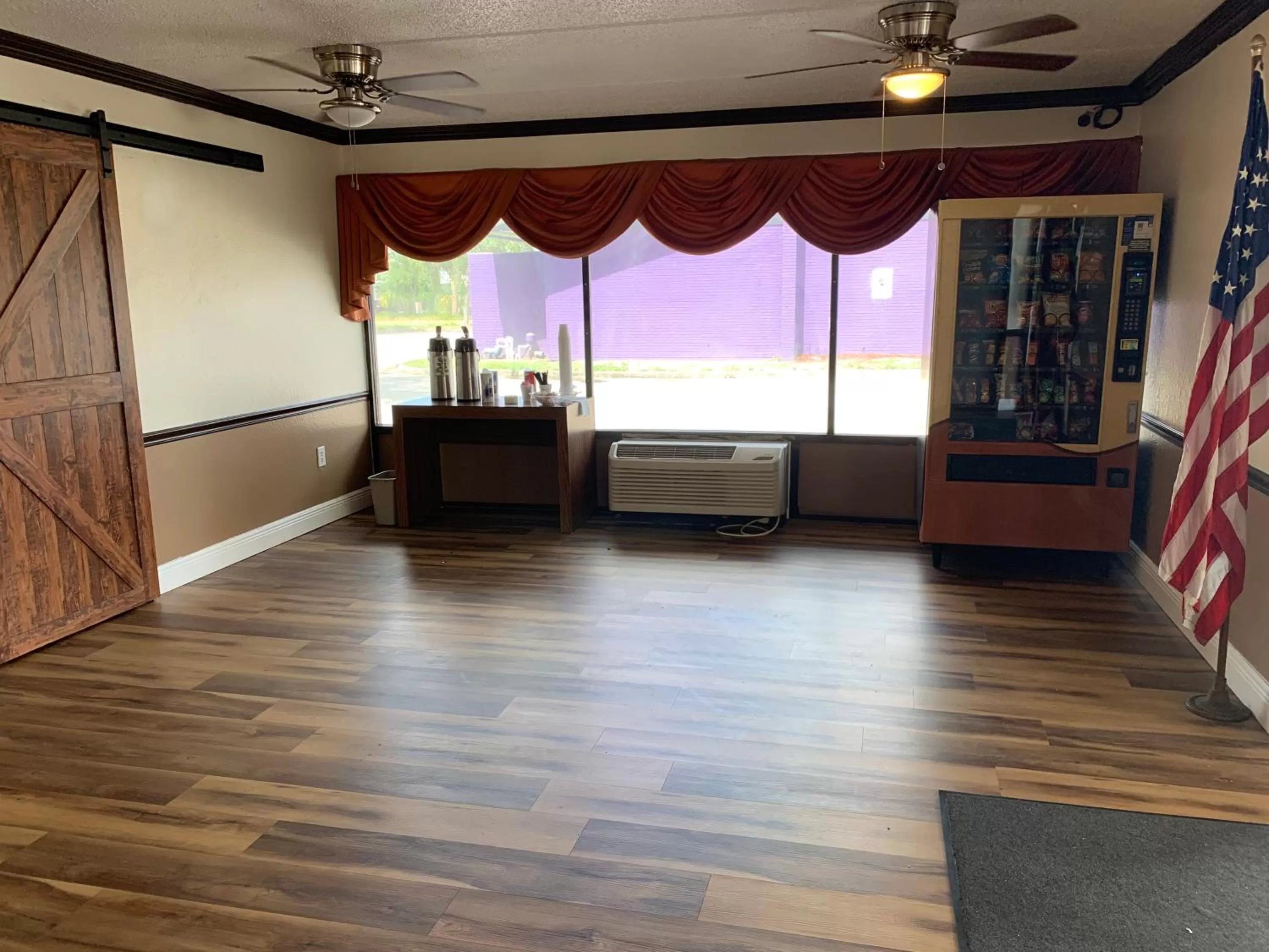 Restaurant/places to eat in Americas Best Value Inn & Suites Melbourne