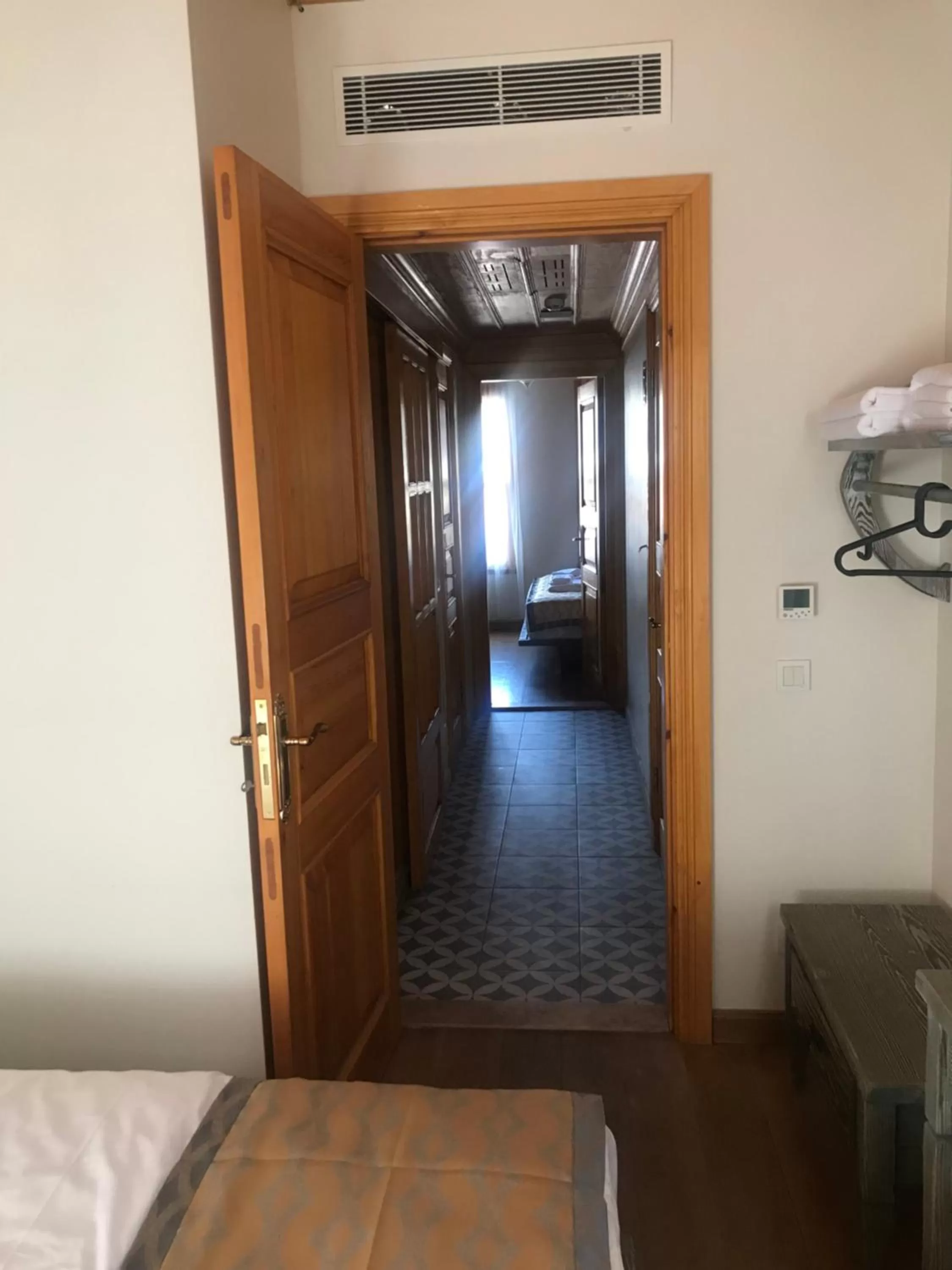 Massage, Bed in Green Mansion