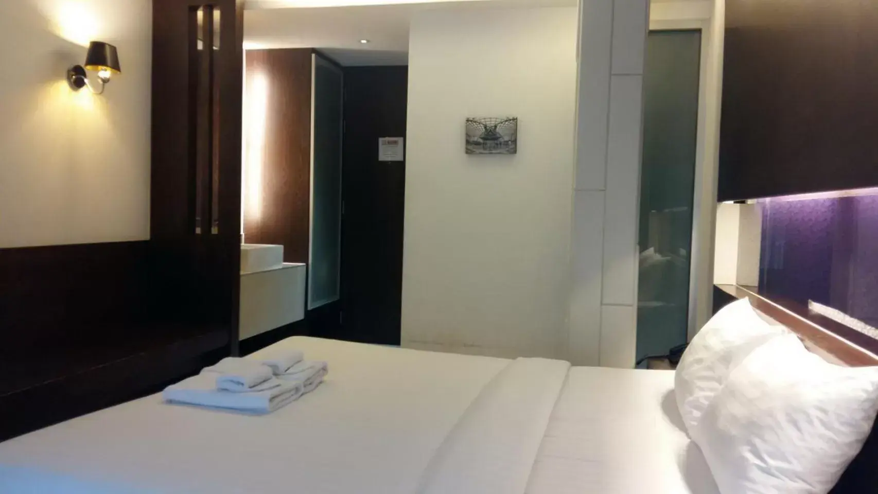 Photo of the whole room, Bed in The Bangkok Airport Link Suite - SHA Plus