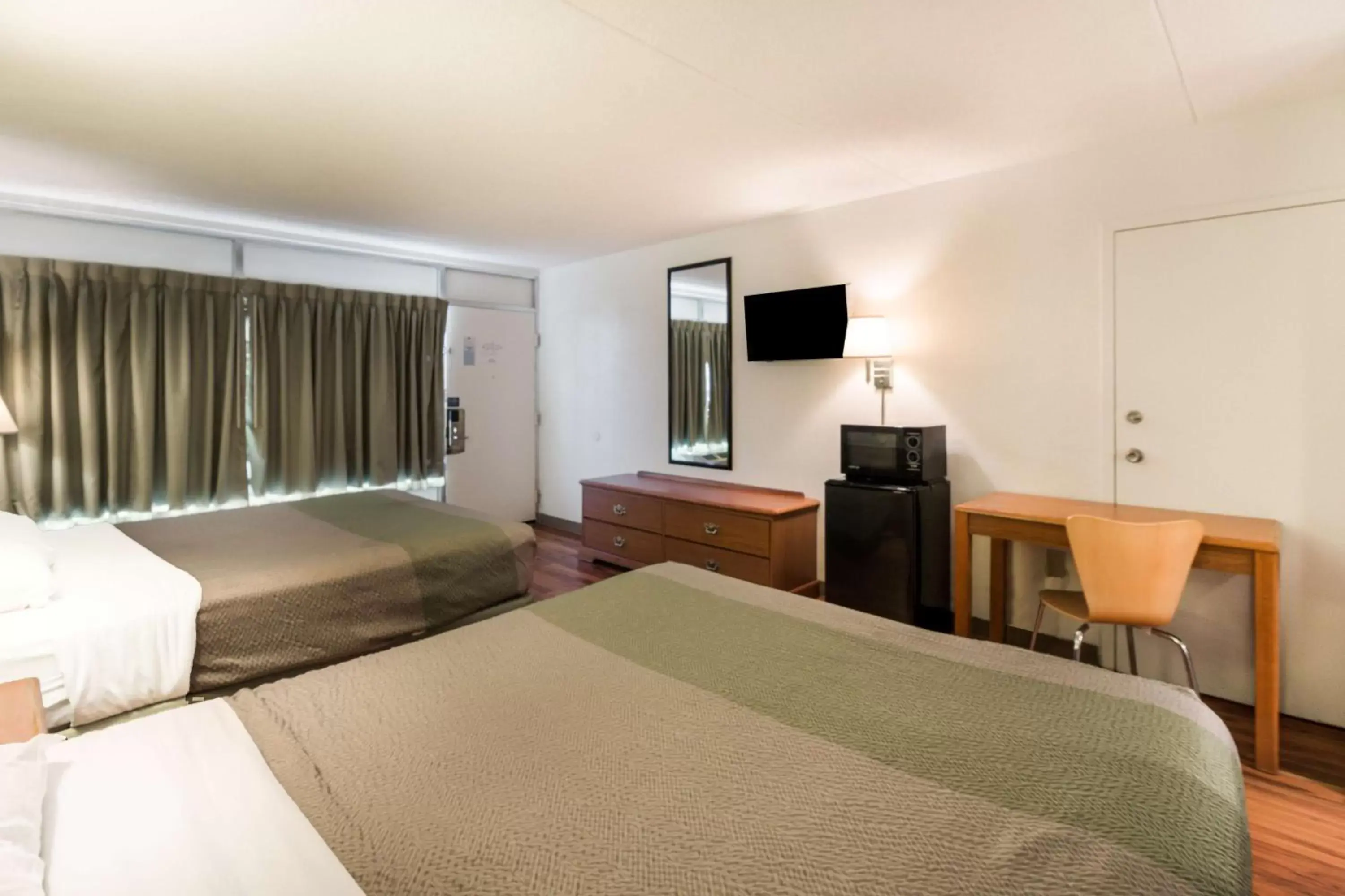 Bedroom, Bed in Motel 6-Pulaski, TN