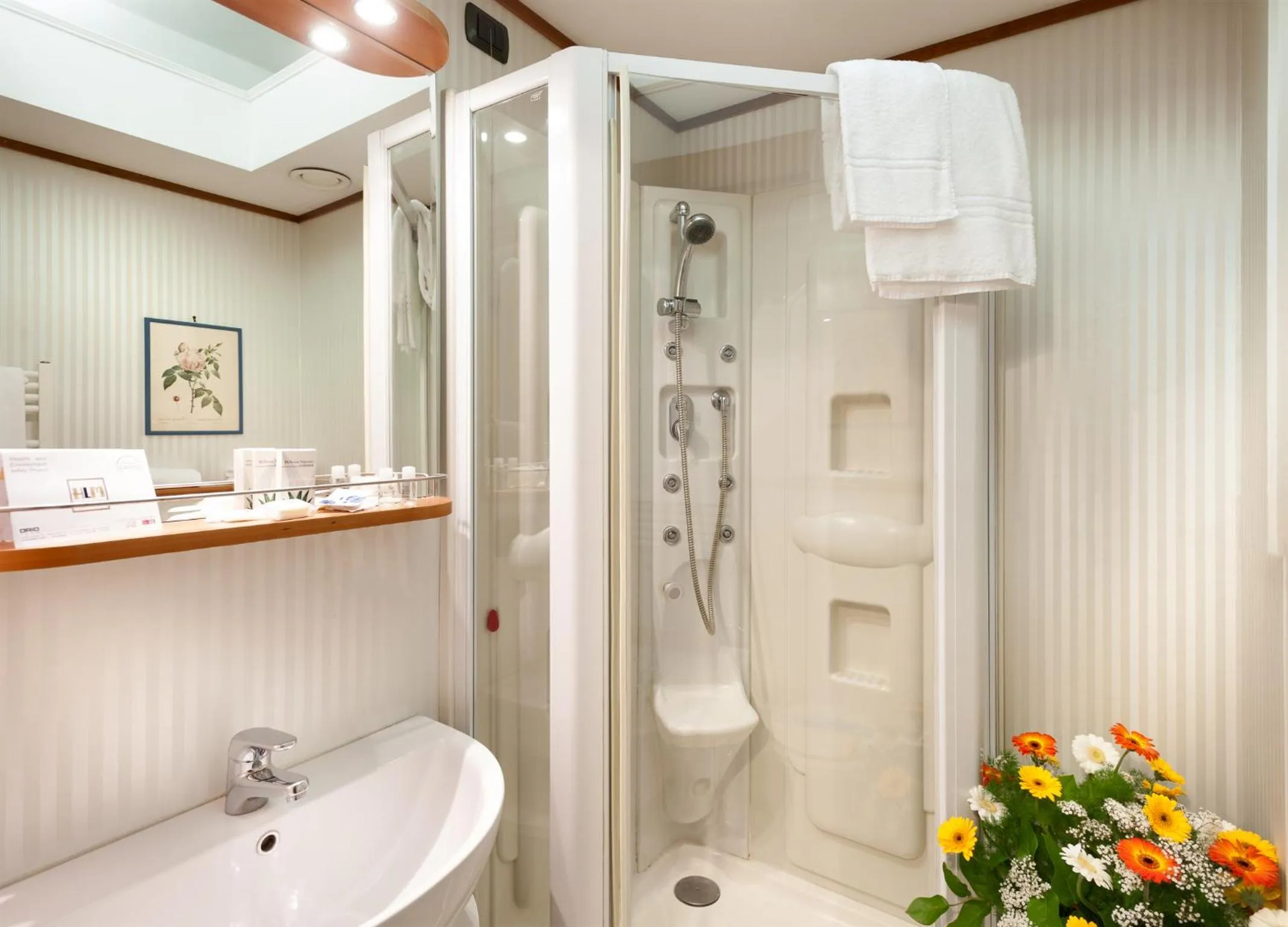 Bathroom in Hotel Lombardia