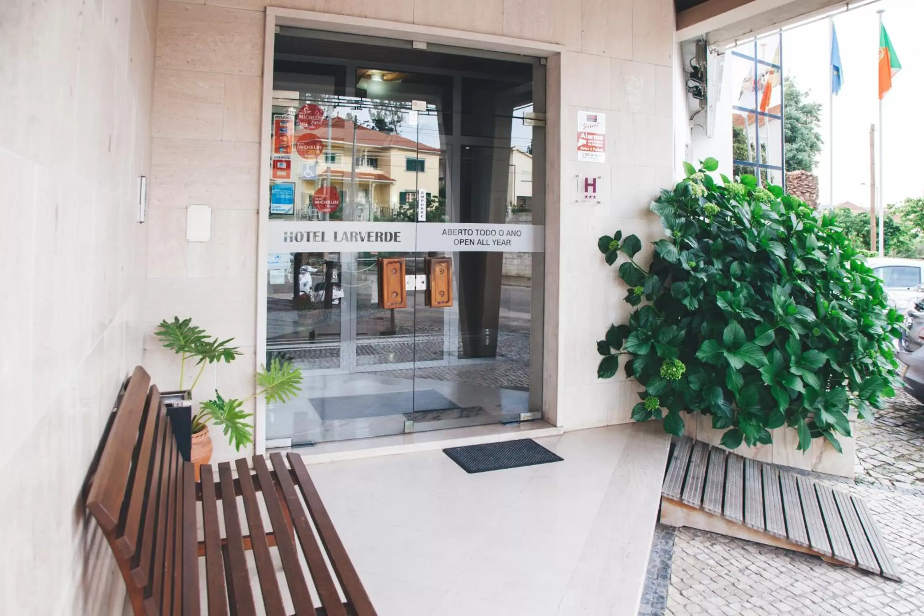 Facade/entrance in Hotel Larverde