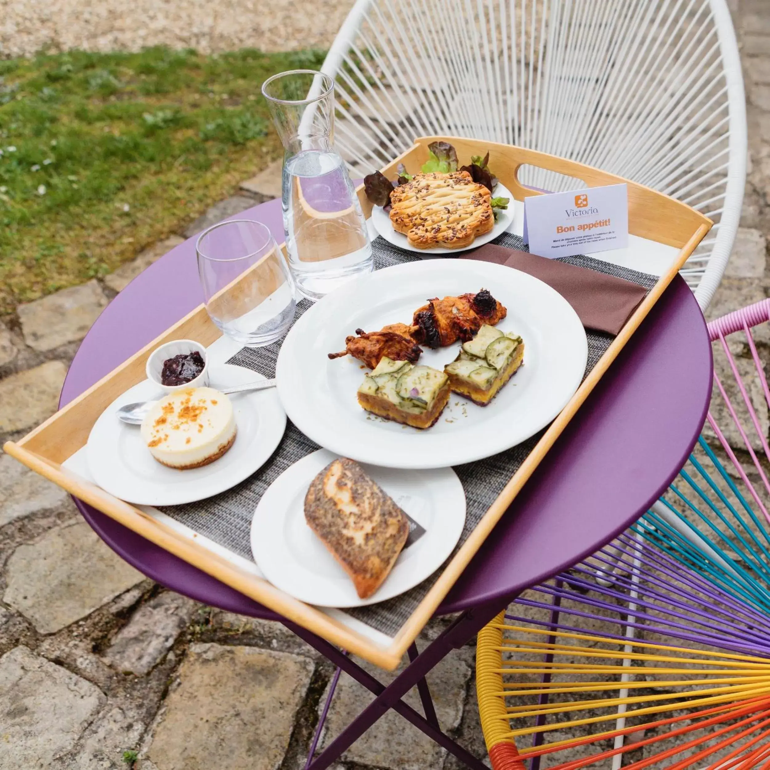 Meals in The Originals Boutique, Hôtel Victoria, Fontainebleau